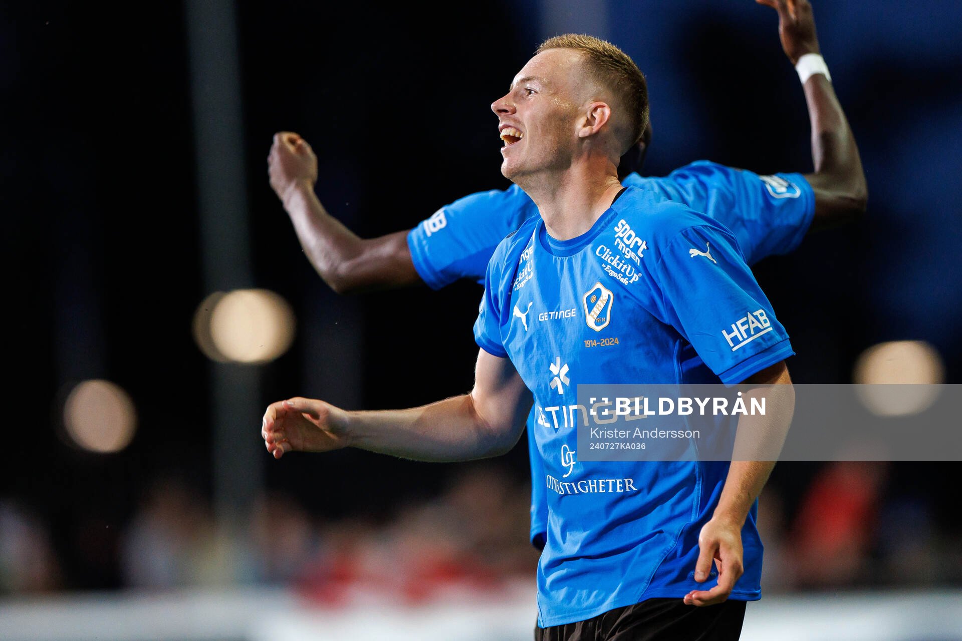 Halmstads Gisli Eyjolfsson jublar