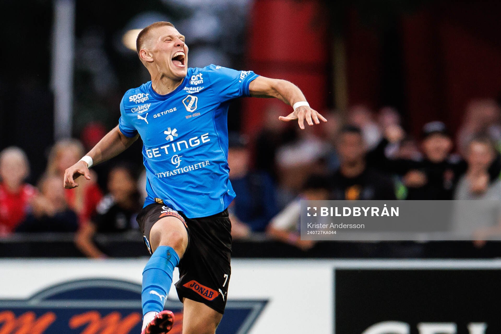 Halmstads Birnir Ingason jublar