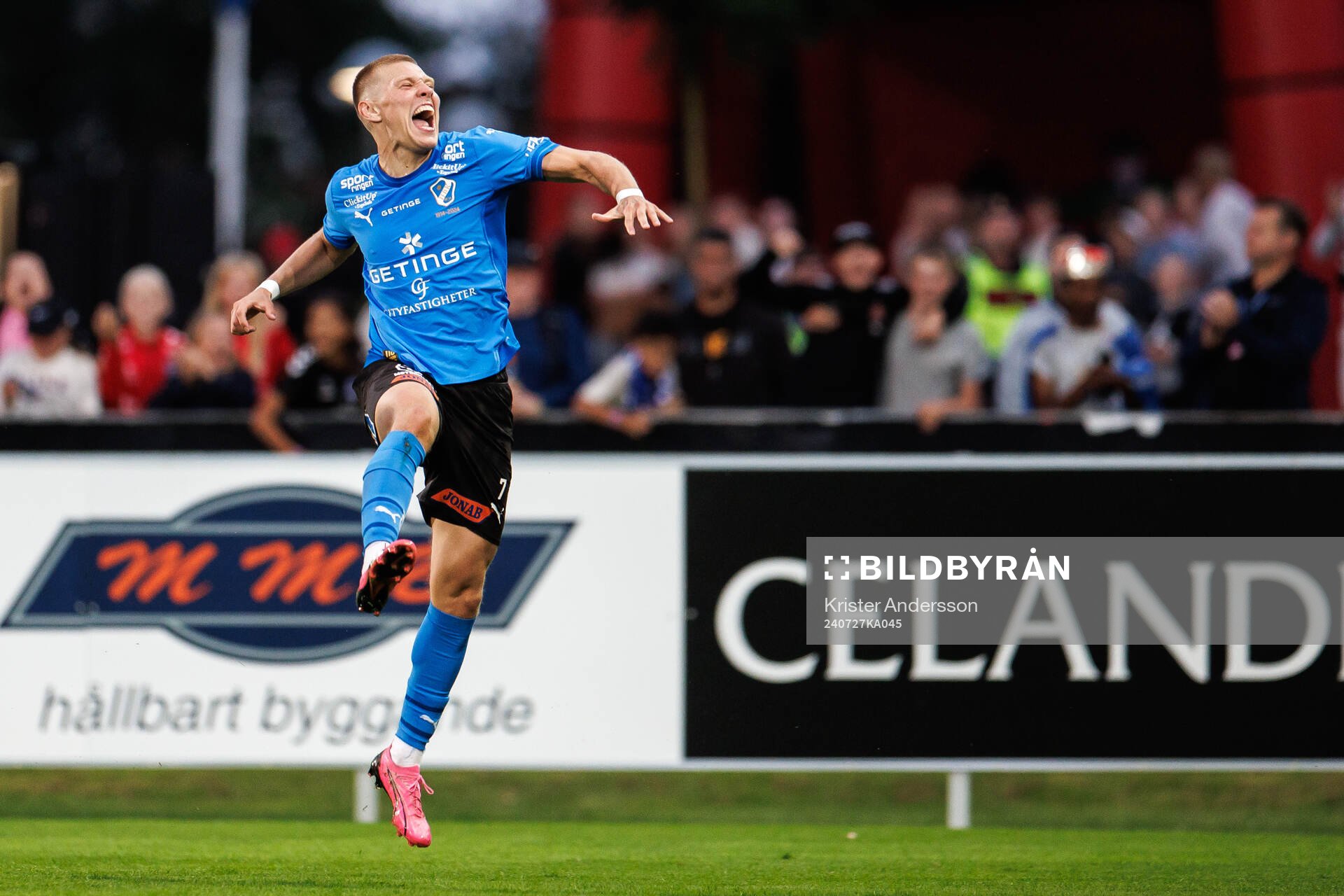 Halmstads Birnir Ingason jublar