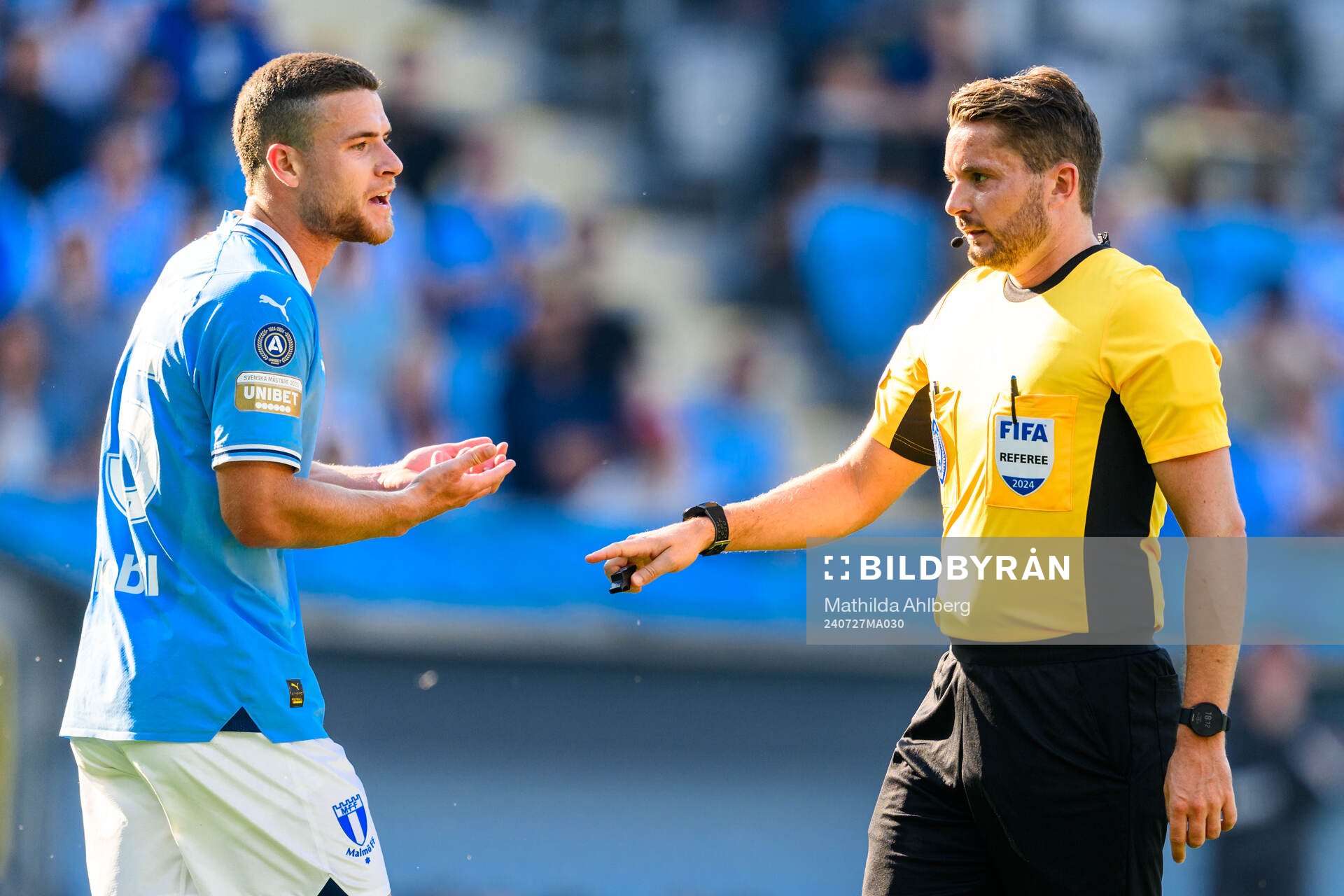 Malmö FFs Gabriel Busanello och Domare