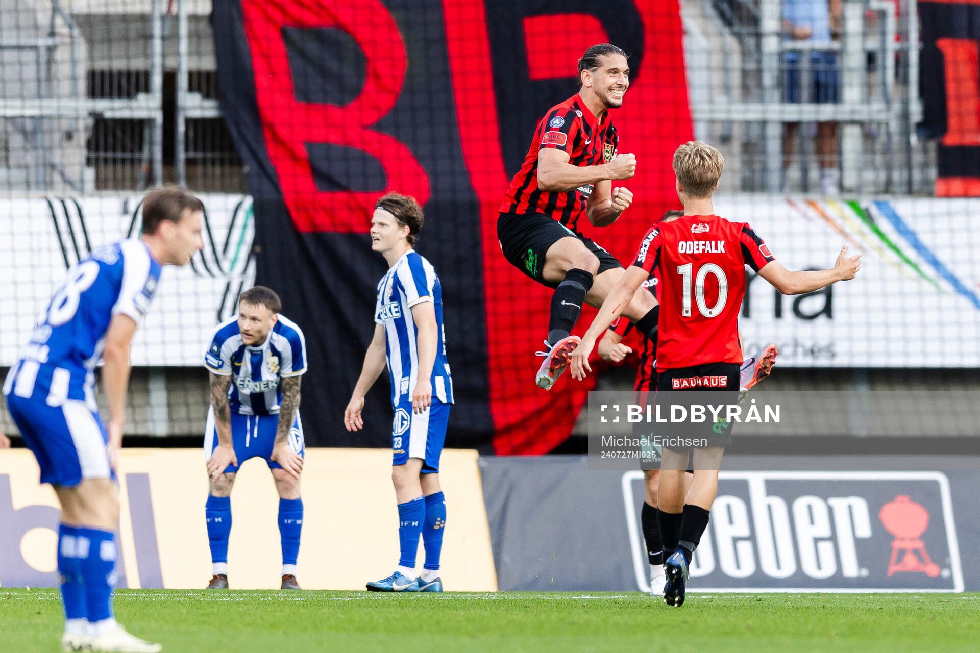 Brommapojkarnas Nikola Vasic jublar