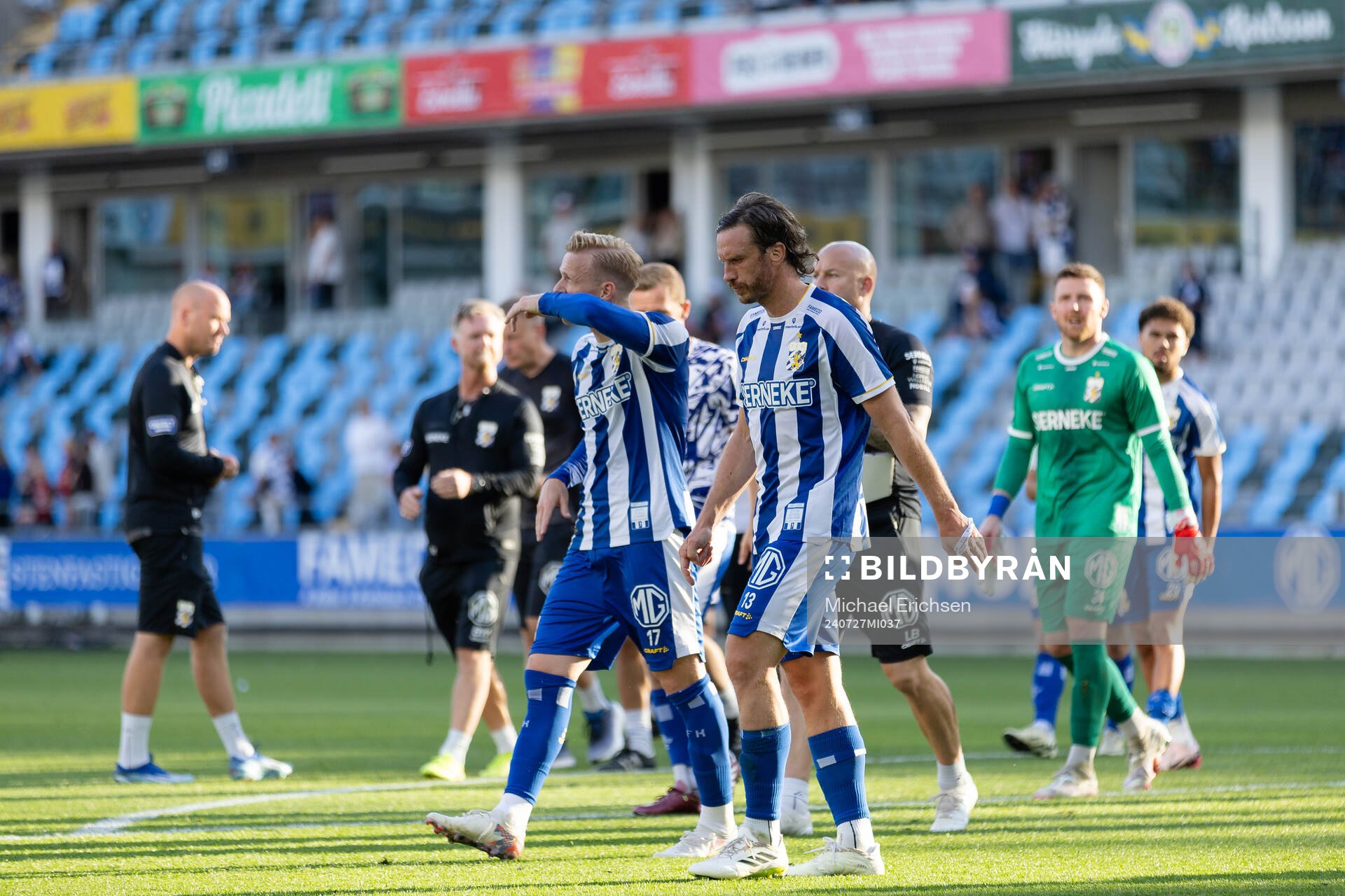 IFK Göteborgs Gustav Svensson och Oscar Wendt deppar