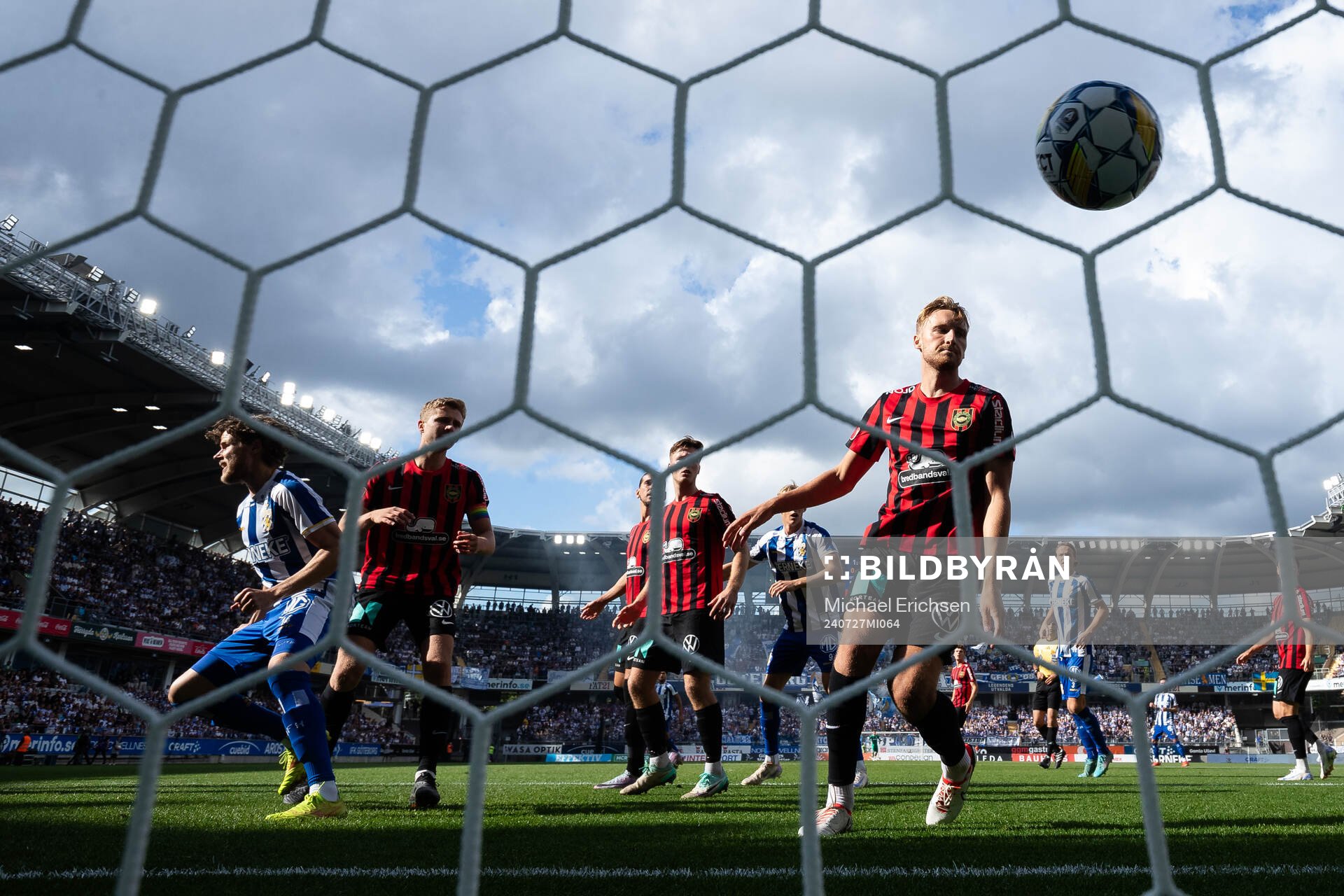 IFK Göteborgs Gustav Svensson (ej i bild) gör 1-0