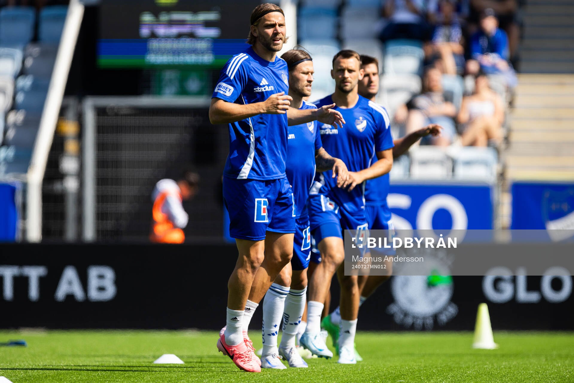 IFK Norrköpings Christoffer Nyman på uppvärmningen