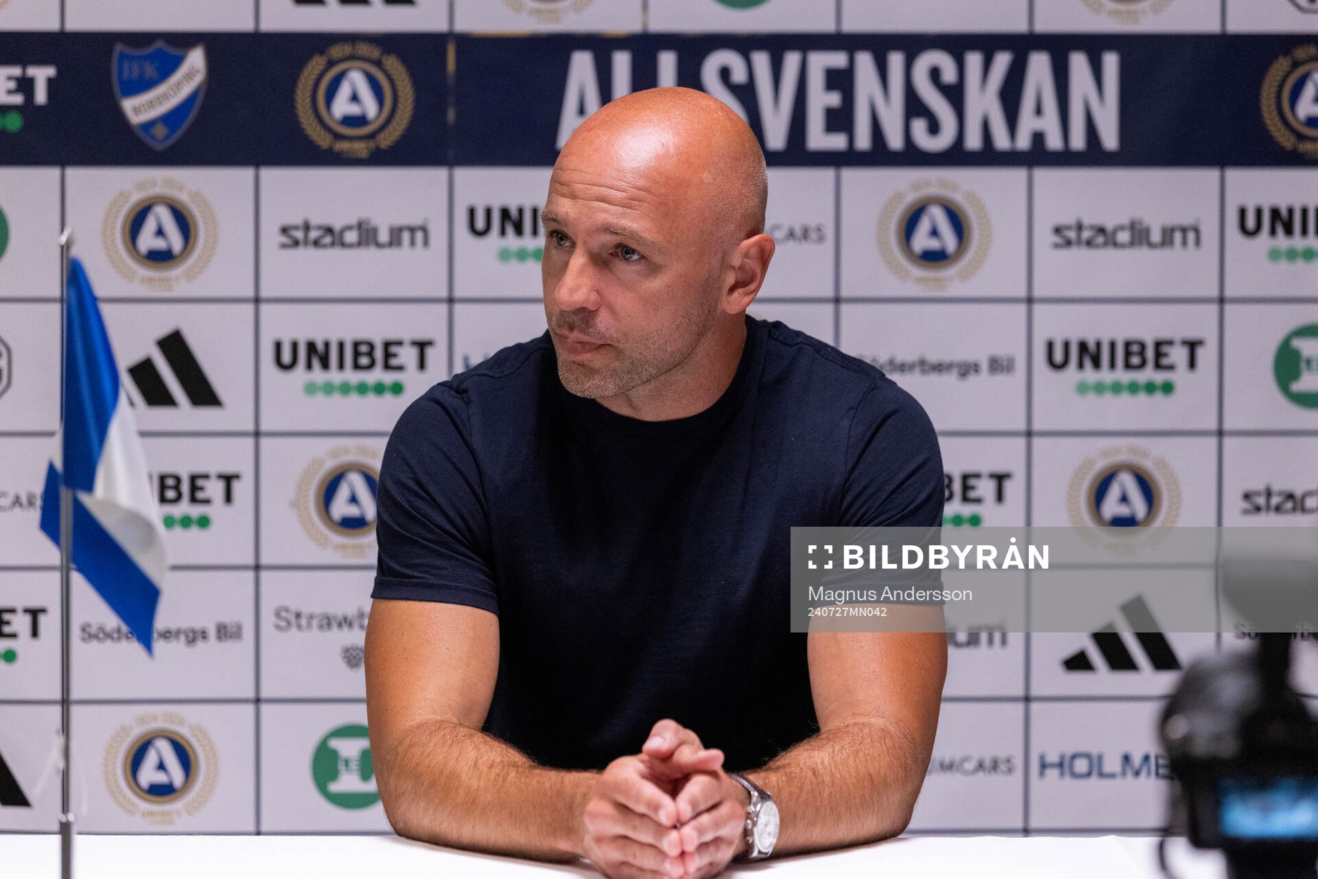 Kalmars tränare Stefan Larsson på presskonferensen