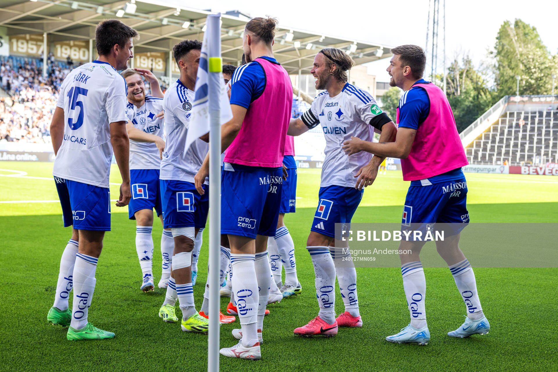 IFK Norrköpings spelare jublar
