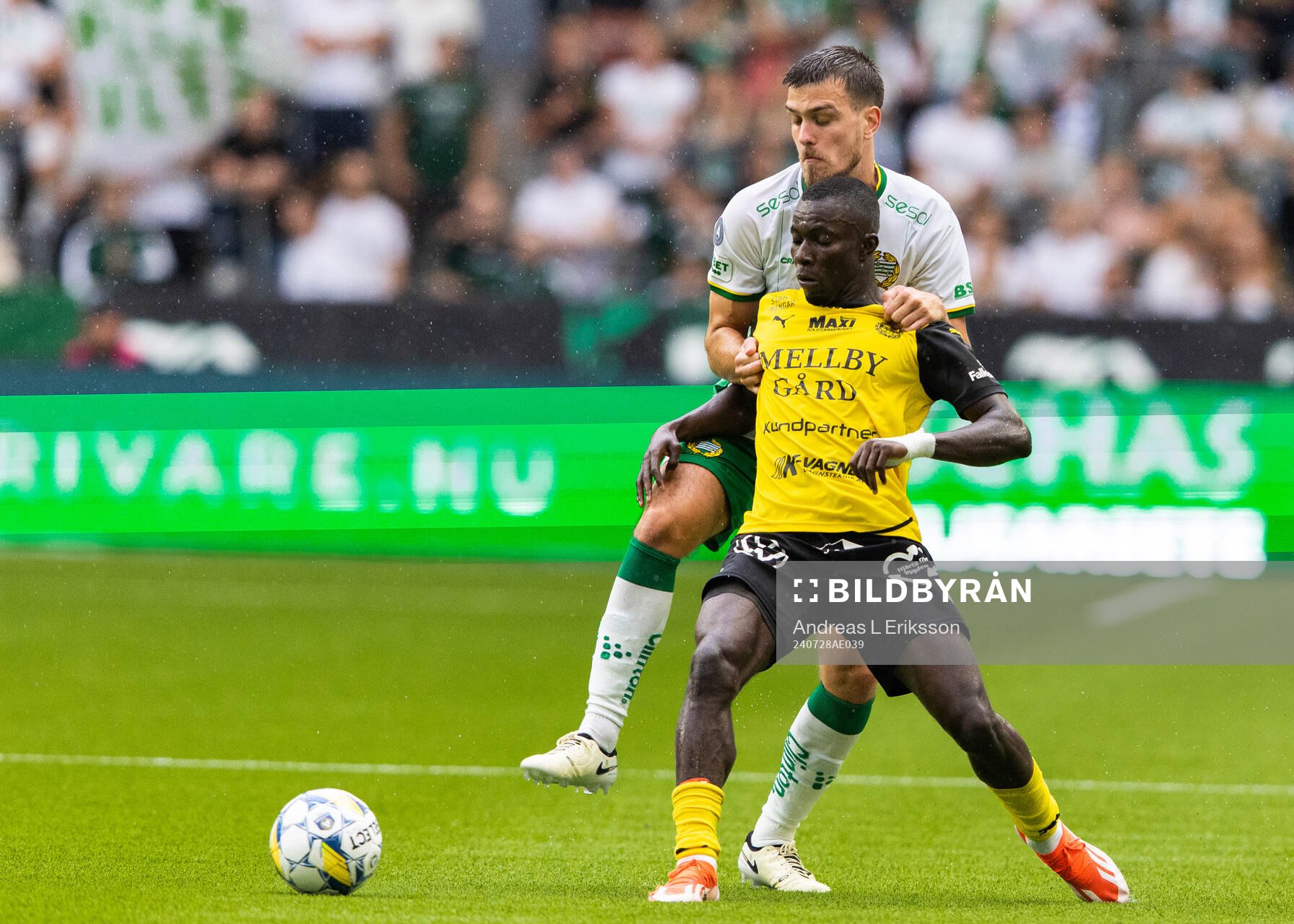 Hammarbys Pavle Vagic och Mjällbys Abdoulie Manneh