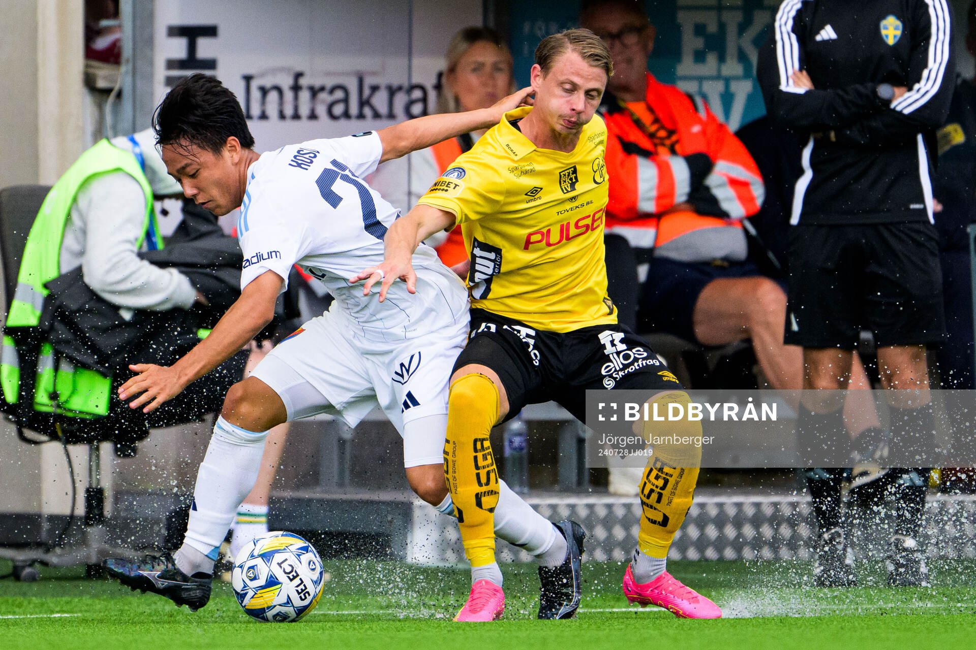 Djurgårdens Keita Kosugi och Elfsborgs Simon Hedlund