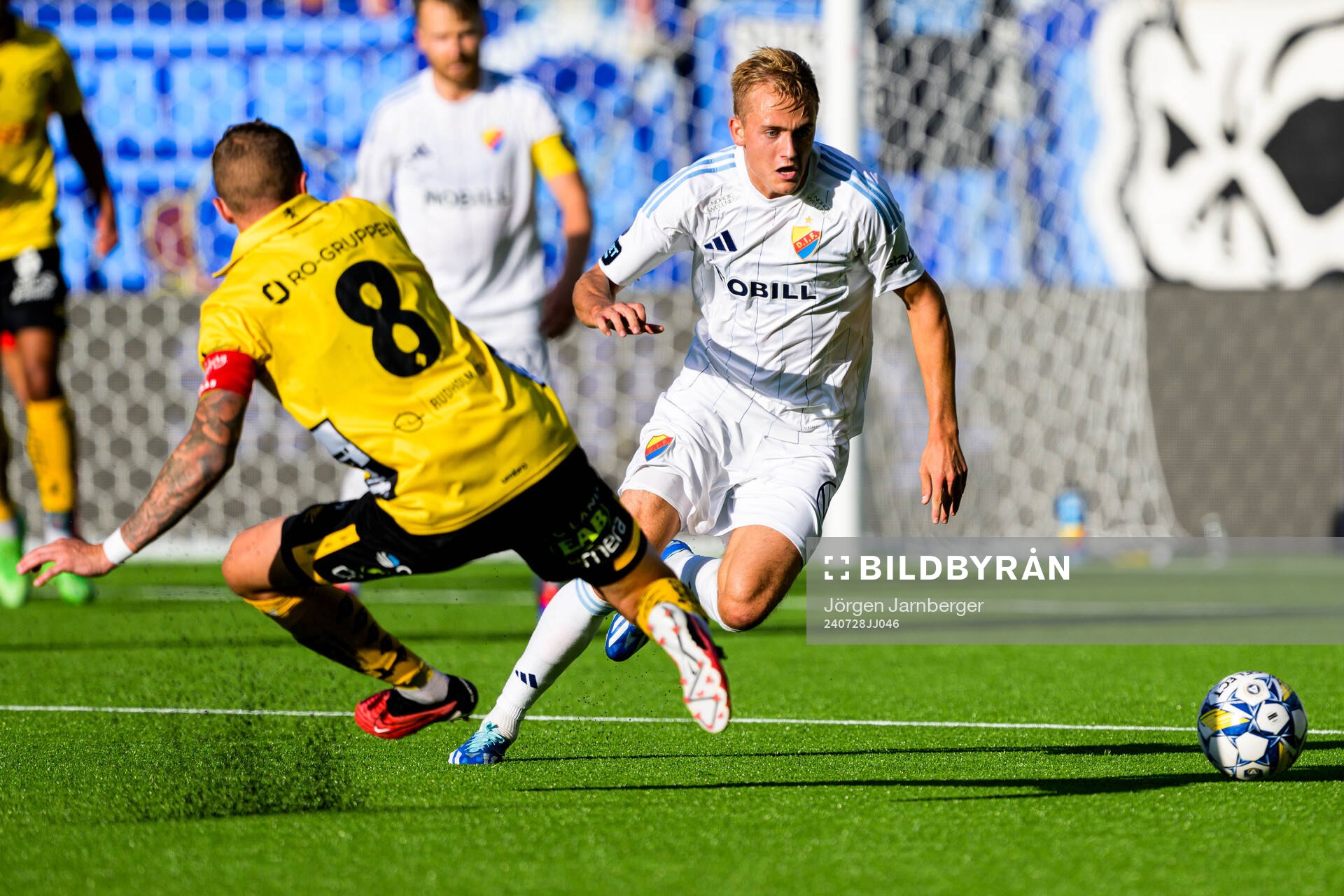 Elfsborgs Sebastian Holmen och Djurgårdens Oskar Fallenius