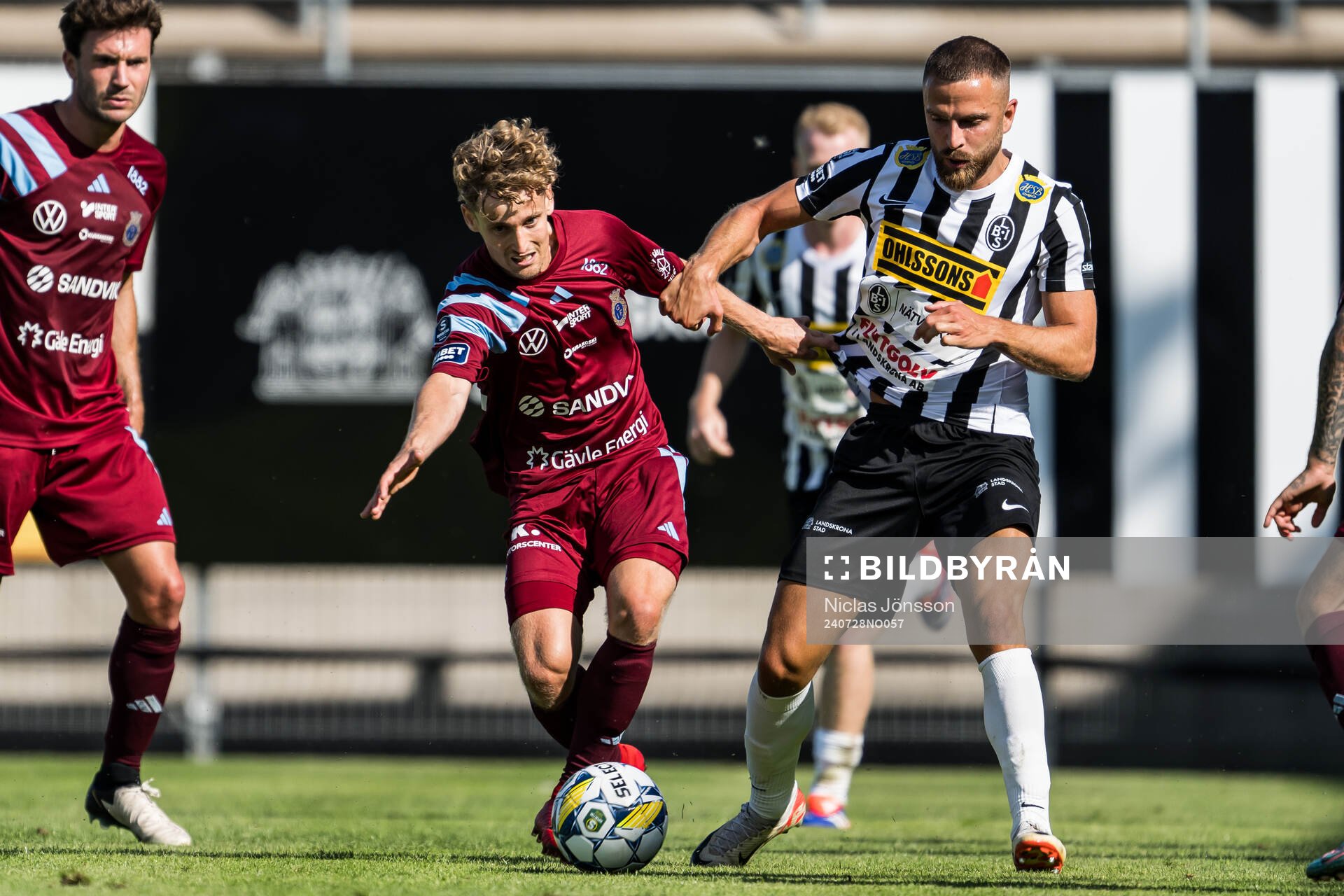 Gefles Henrik Bellman och Landskronas Filip Sachpekidis