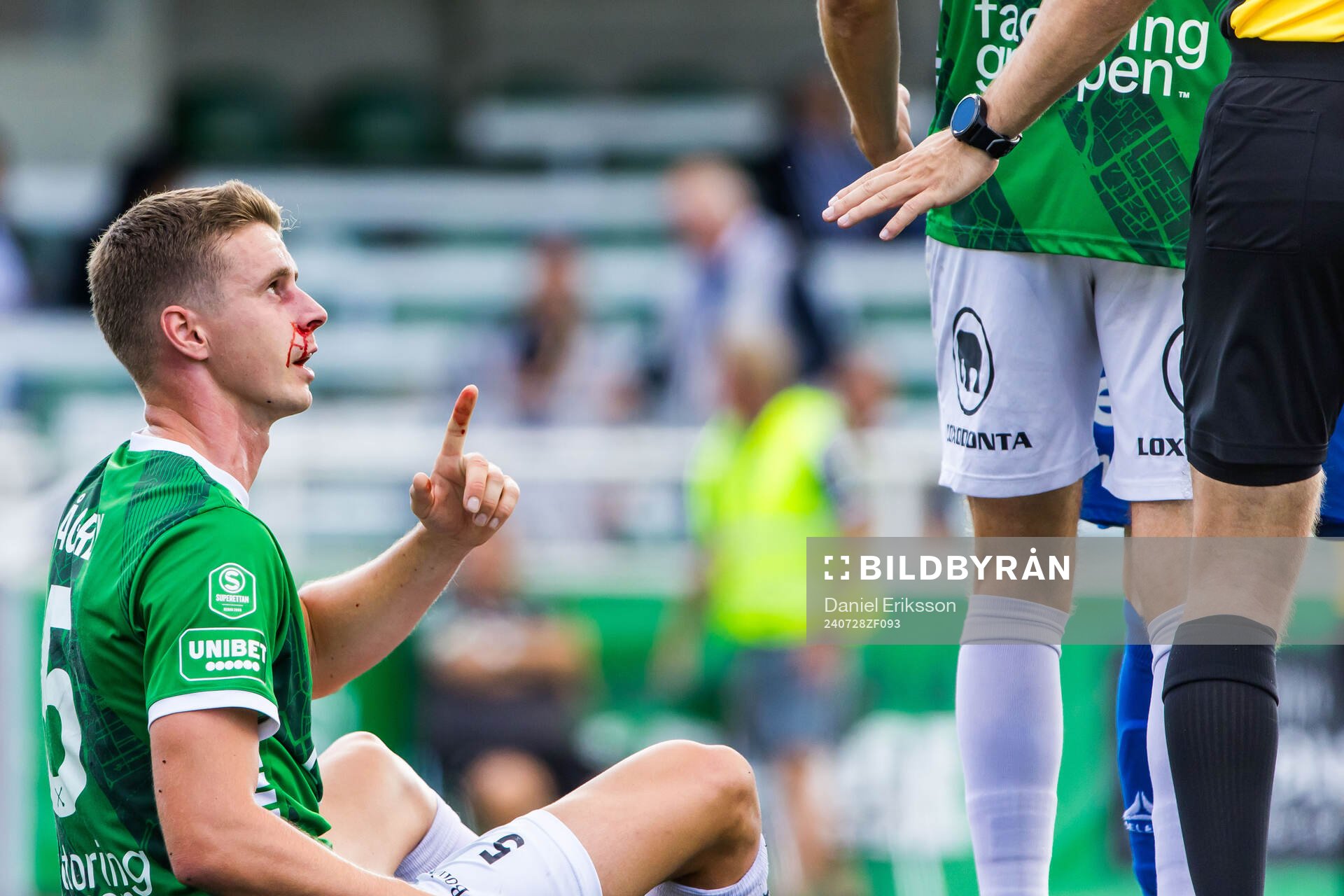Brages Oskar Ågren med blod i ansiktet