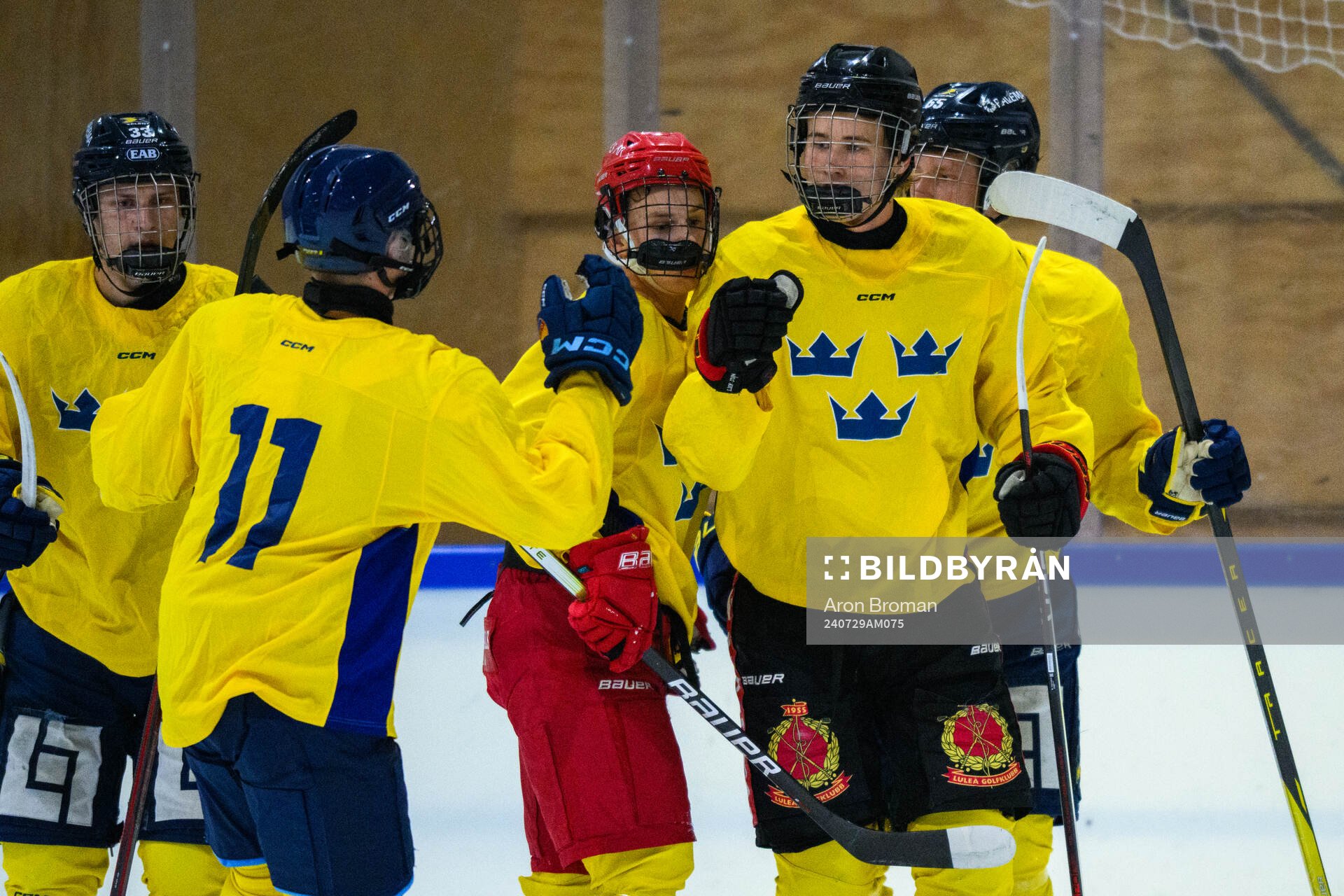Jakob Ihs Wozniak of Sweden celebrates with teammates