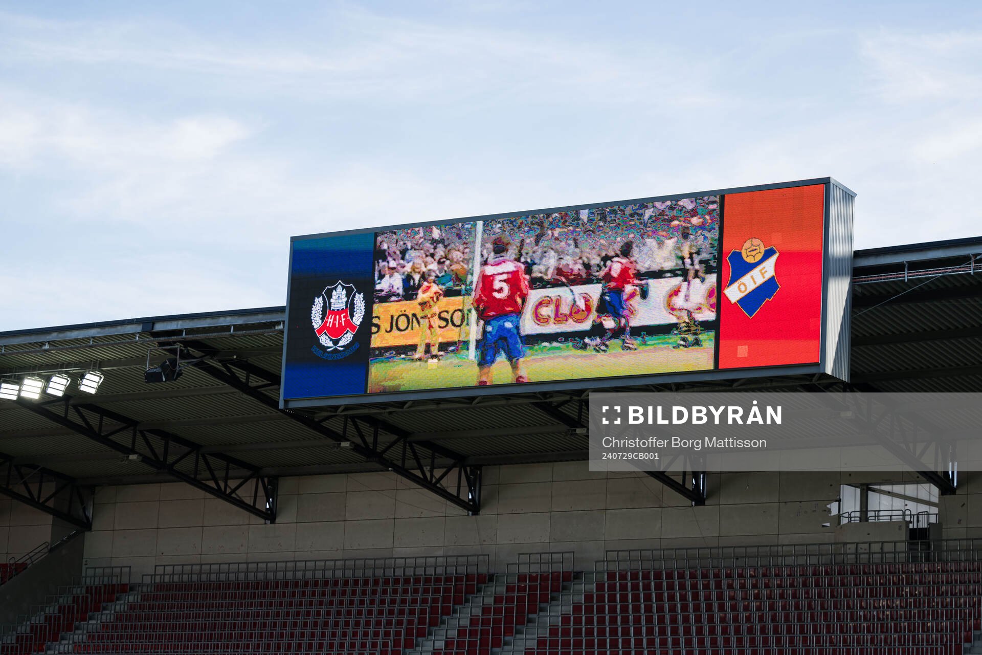 Mål från 90-talet visas på storbildsskärm inför fotbollsmatchen i Superettan mellan Helsingborg och Öster den 29 juli 2024 i Helsingborg.