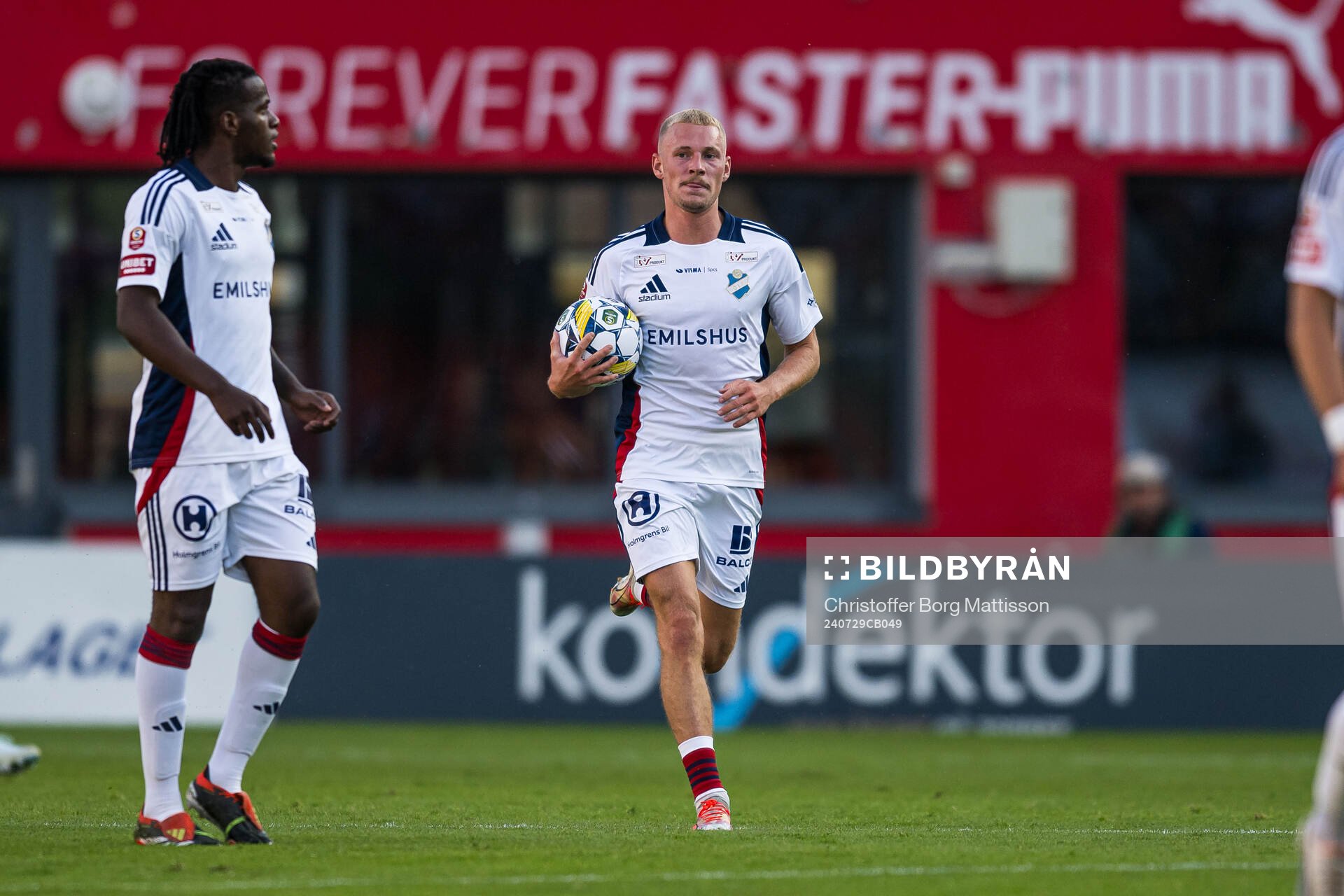 Östers Adam Bergmark Wiberg jublar
