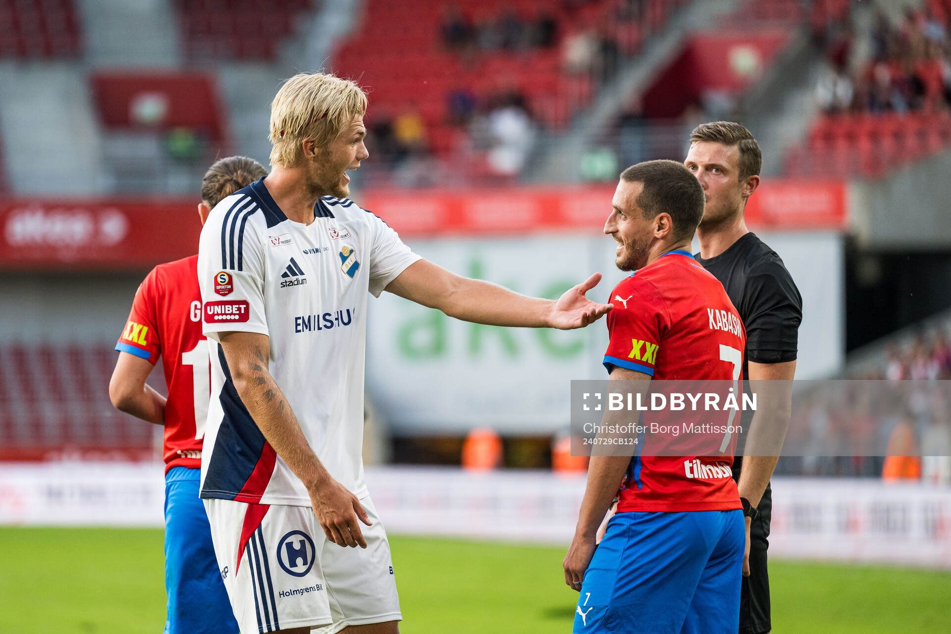 Östers Mattis Adolfsson och Helsingborgs Arian Kabashi
