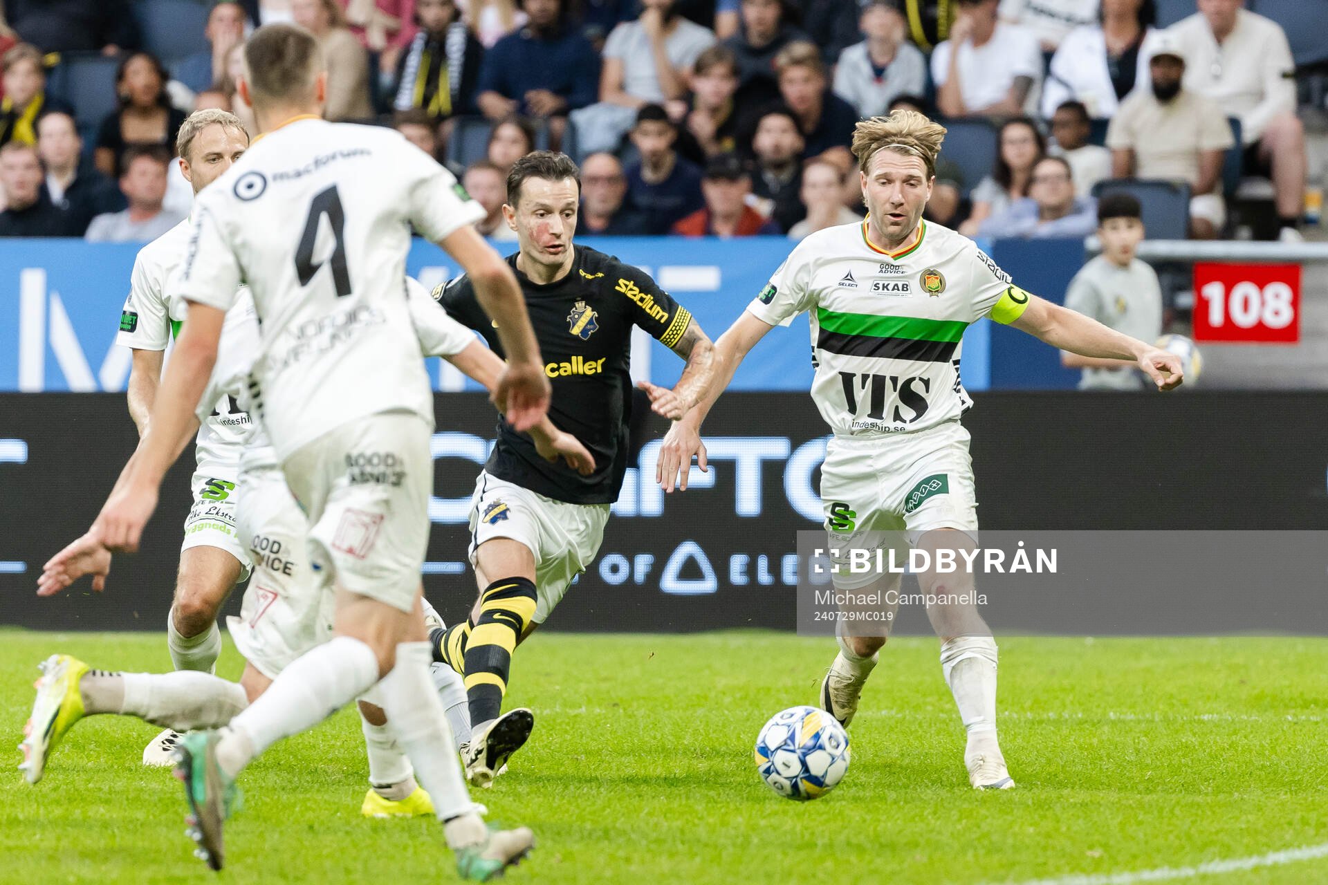 AIKs Bersant Celina och GAISs August Wängberg