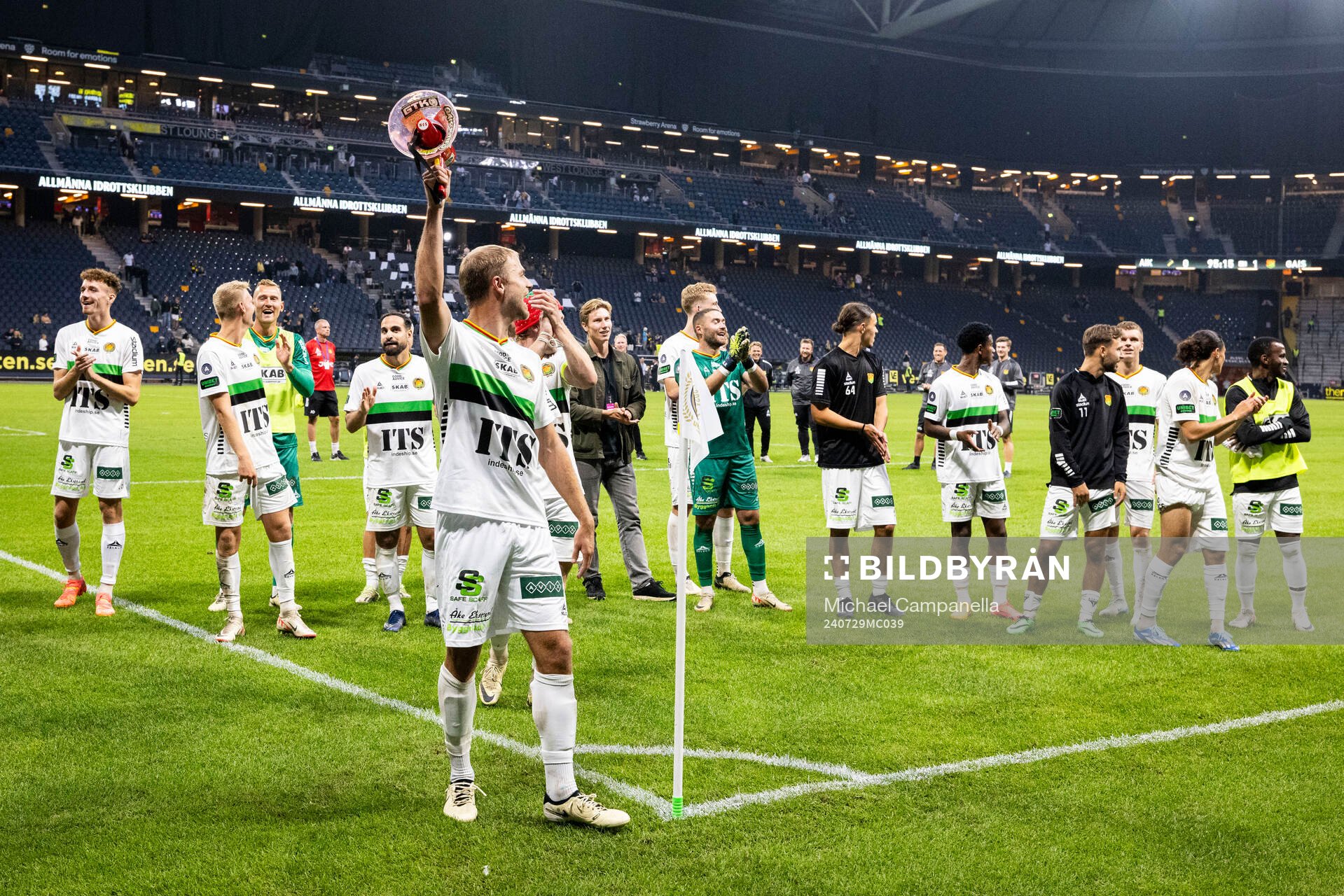 GAISs Gustav Lundgren jublar