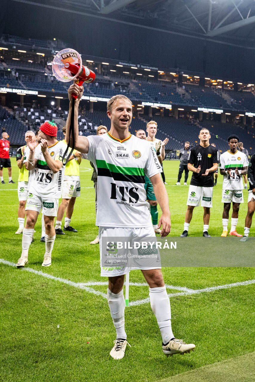 GAISs Gustav Lundgren jublar