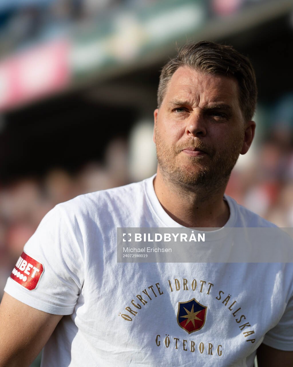 Örgrytes tränare Andreas Holmberg innan fotbollsmatchen i