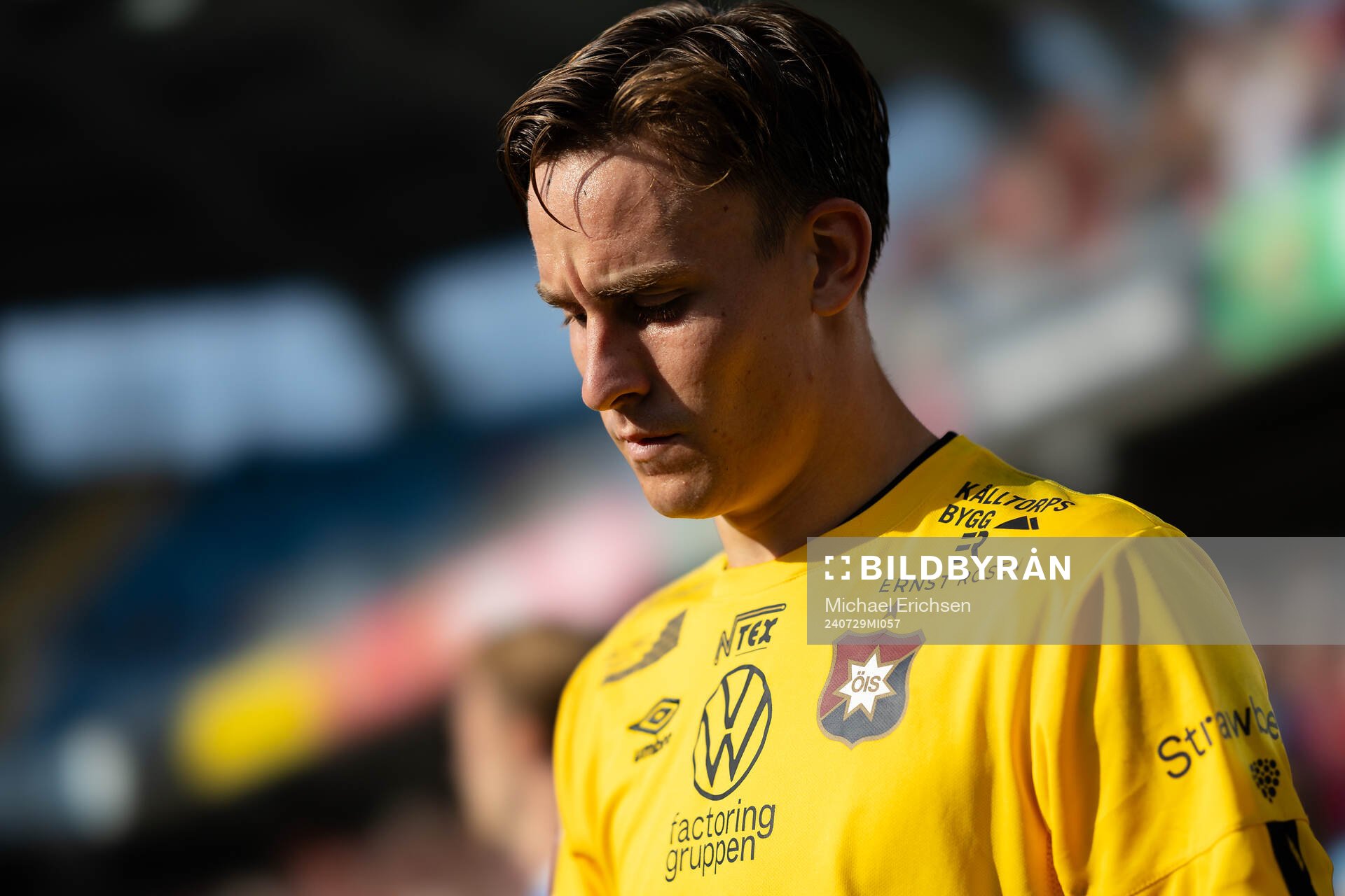 Örgrytes Hampus Gustafsson innan fotbollsmatchen i
