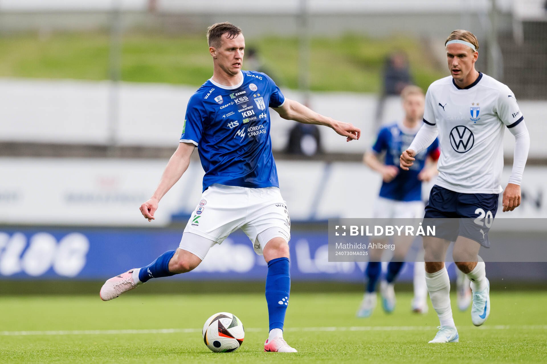 Alexander Berntsson of Klaksvik and Erik Botheim of Malmö