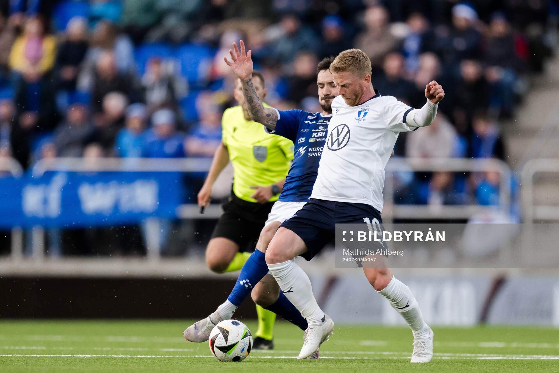 Rene Joensen of Klaksvik and Anders Christiansen of Malmö