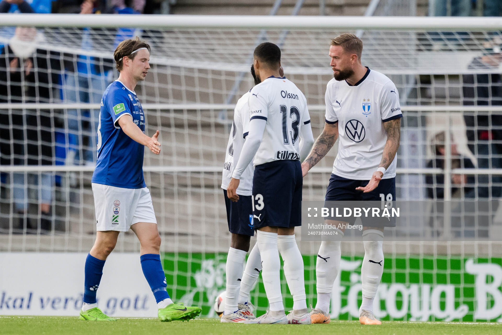 Taha Abdi Ali and Pontus Jansson of Malmö FF look dejected