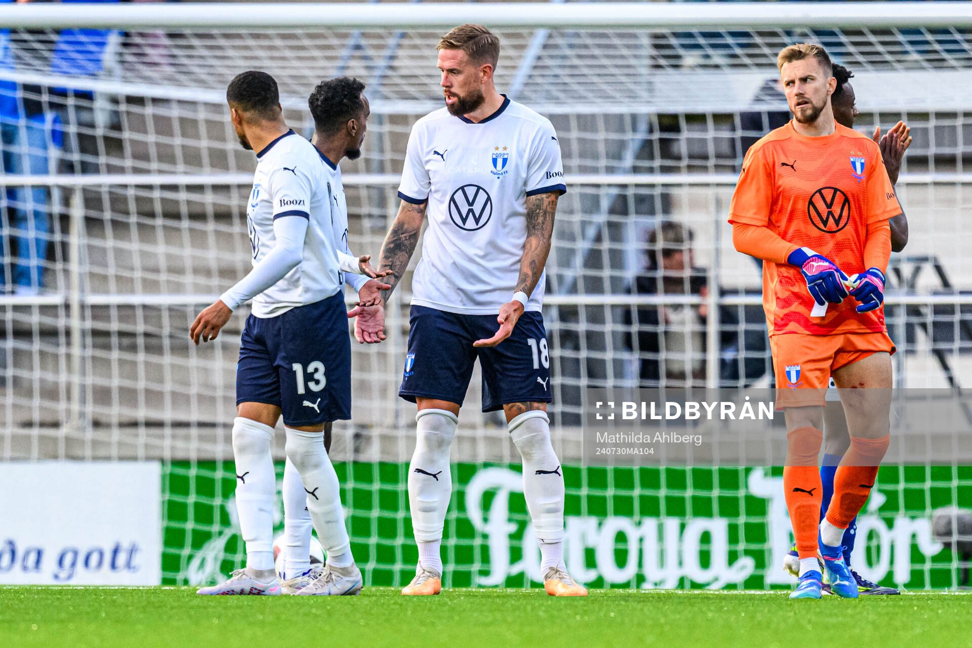 Taha Abdi Ali, Pontus Jansson and goalkeeper Ricardo