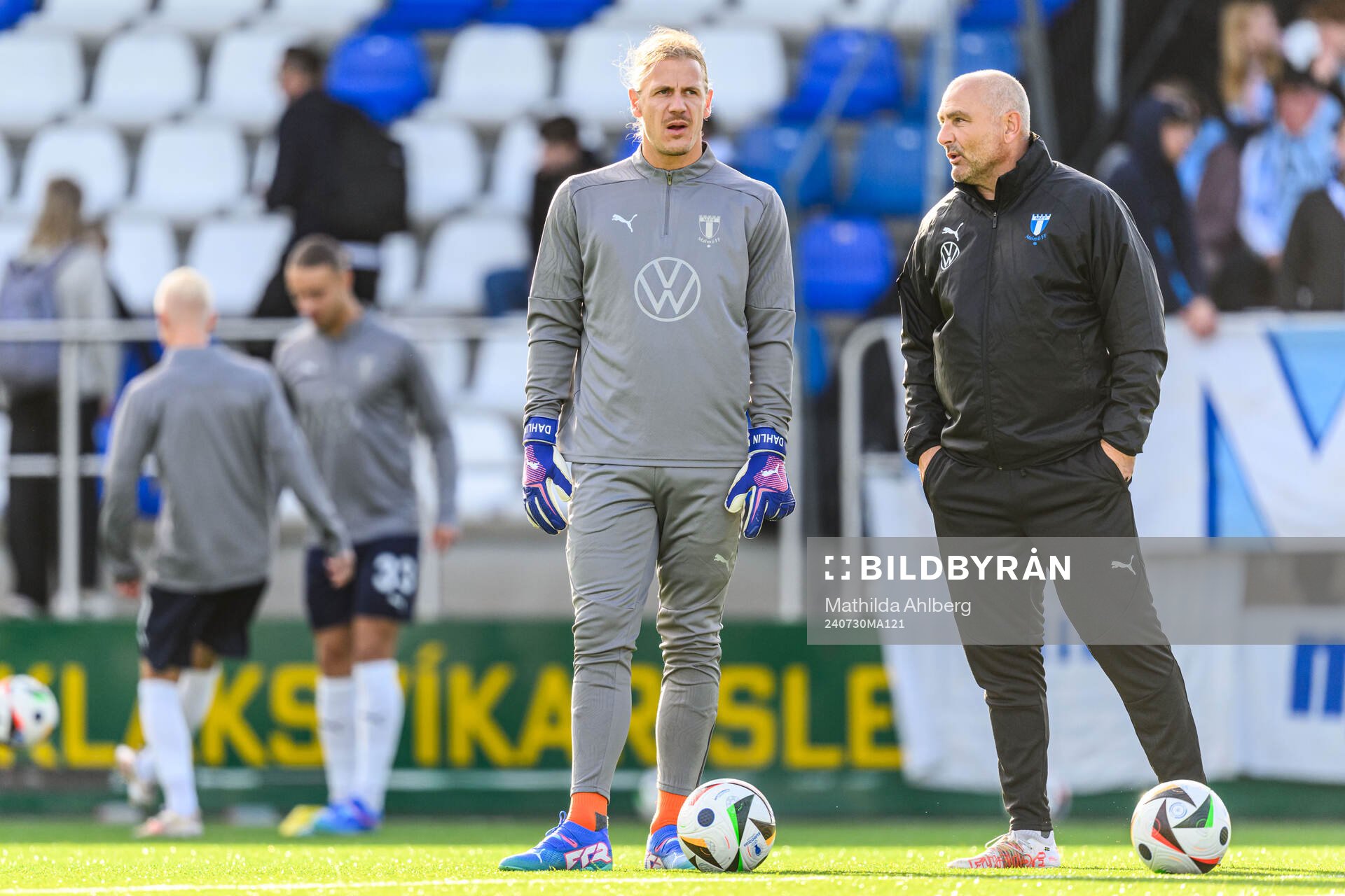 Goalkeeper Johan Dahlin and goalkeeper coach Jonnie Fedel