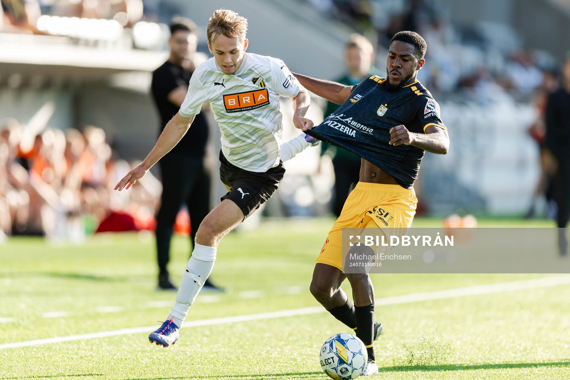 Pontus Dahbo of Häcken and Bruno Frere of Diddeleng
