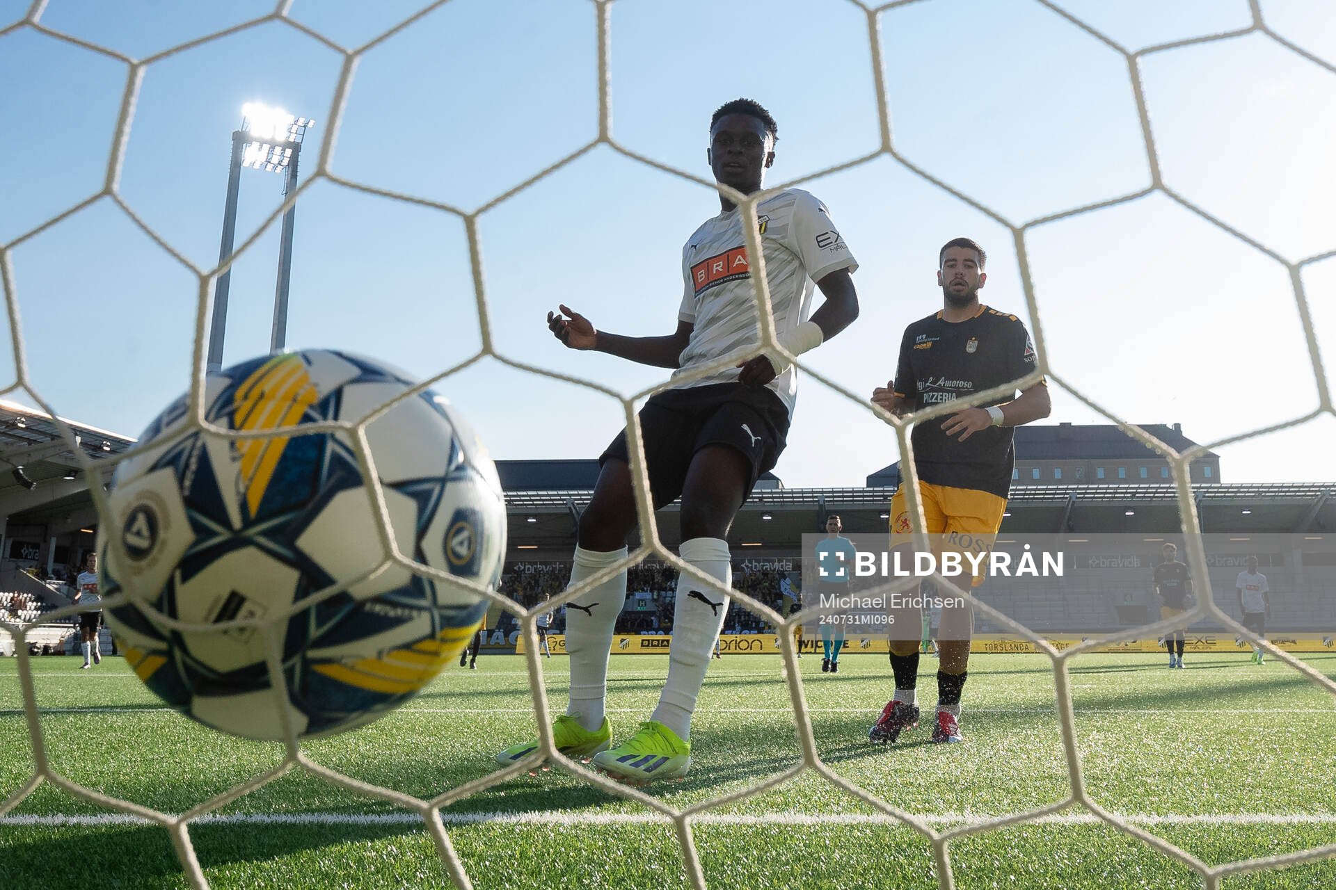 Zeidane Inoussa of Häcken sees the ball hit the net