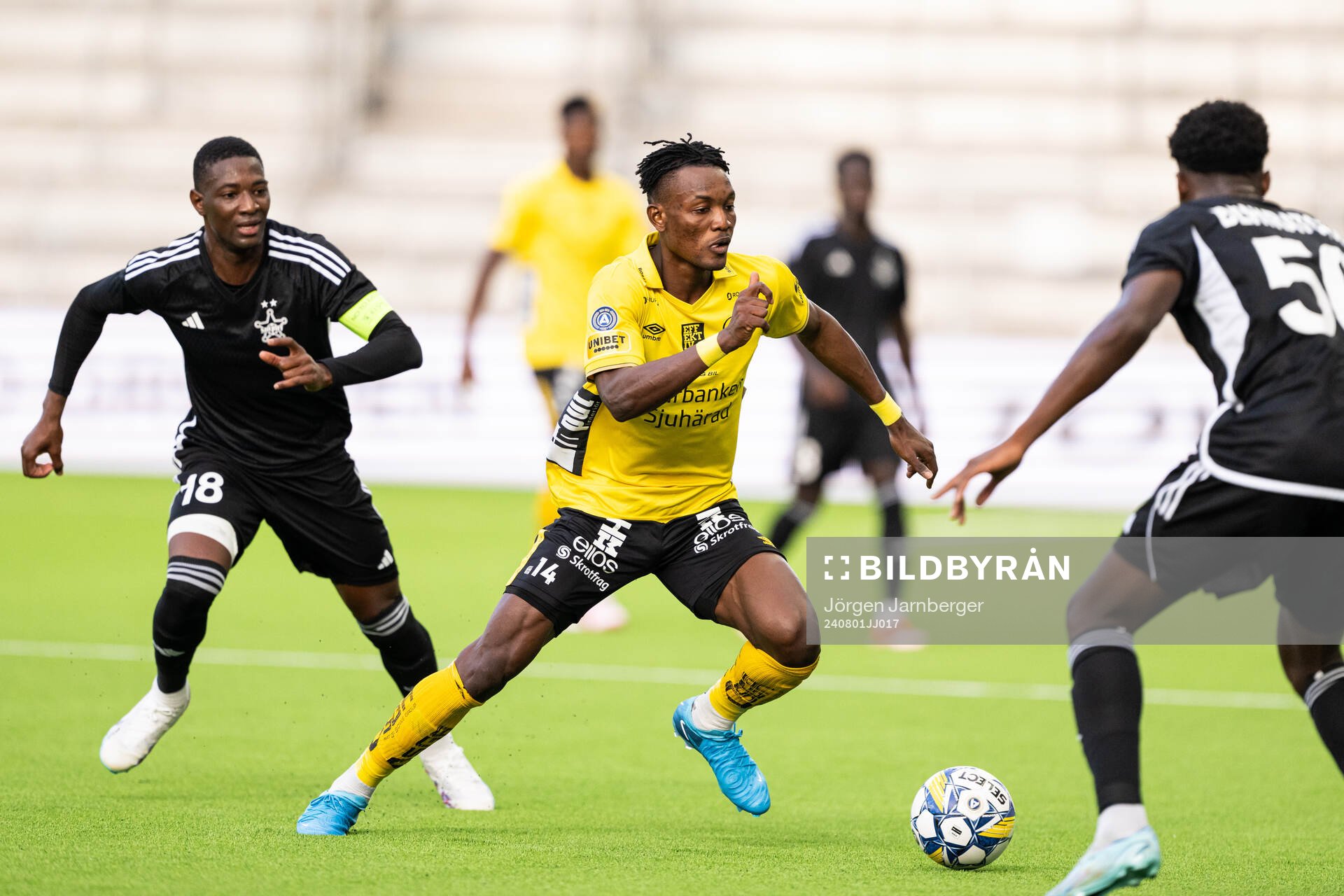 Moussa Kyabou of Sheriff Tiraspol and Jalal Abdullai of