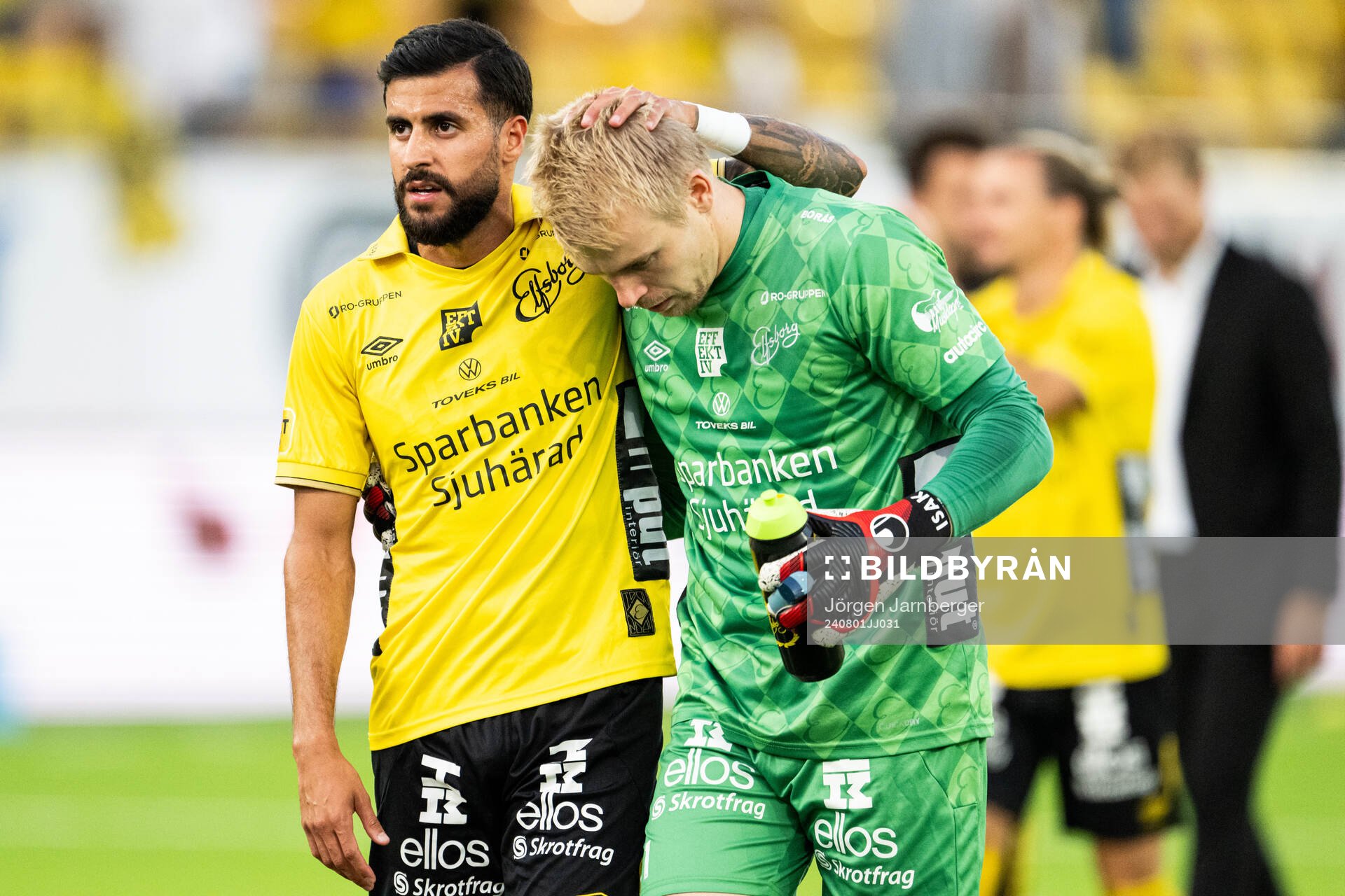 Rami Kaib of Elfsborg and goalkeeper Isak Pettersson