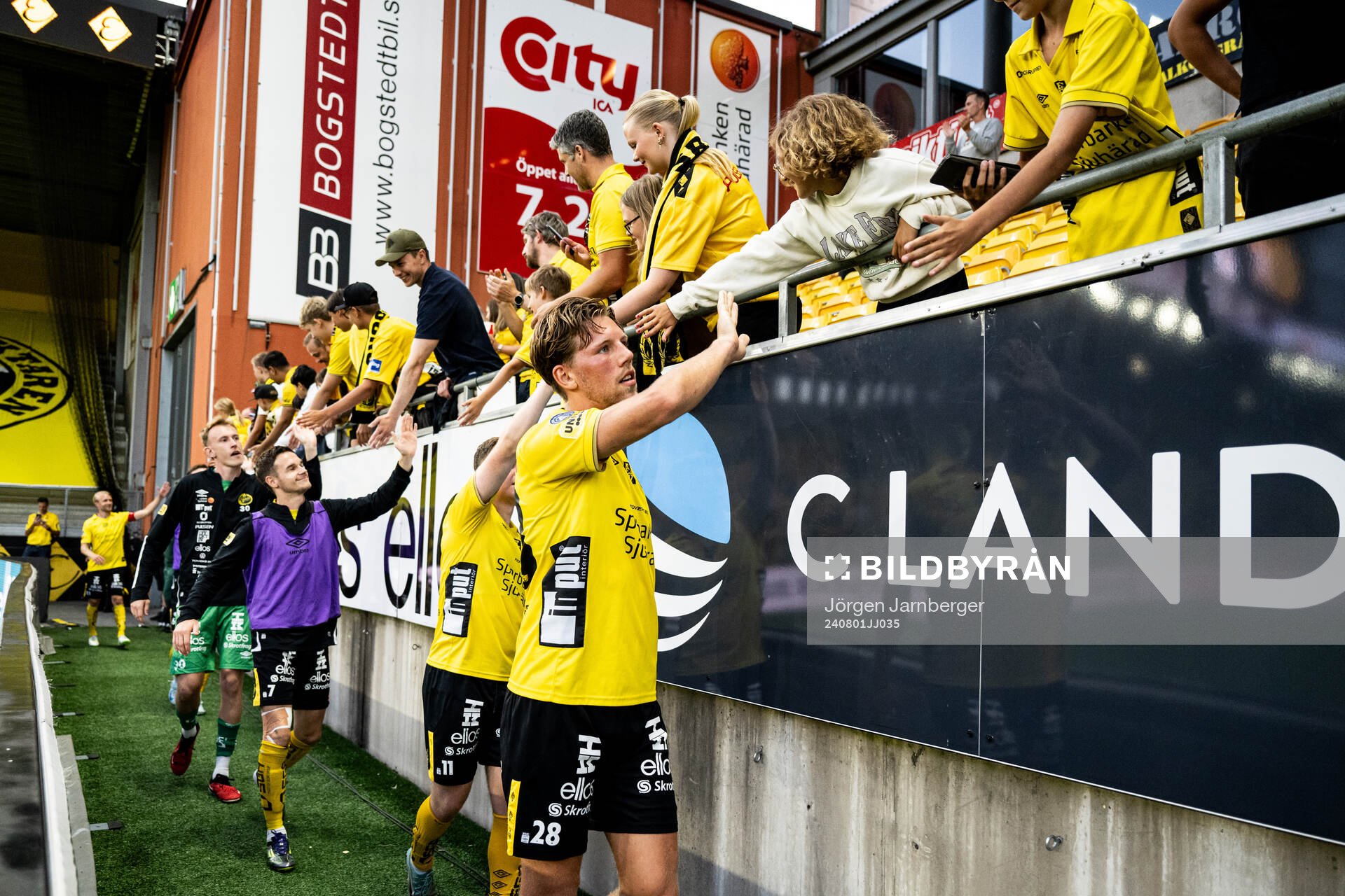 Players of Elfsborg celebrate