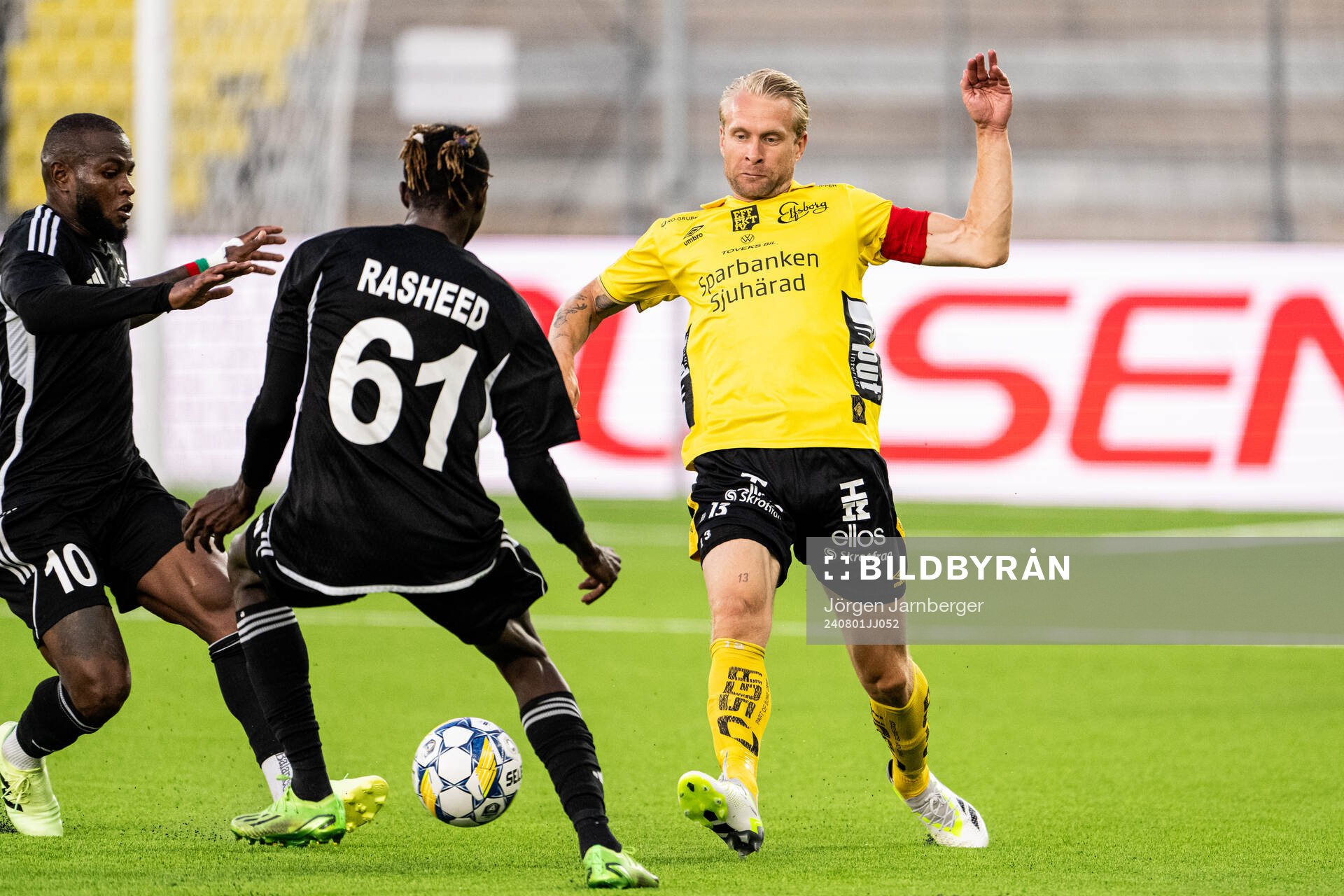 Cedric Badolo of Sheriff Tiraspol and Johan Larsson of