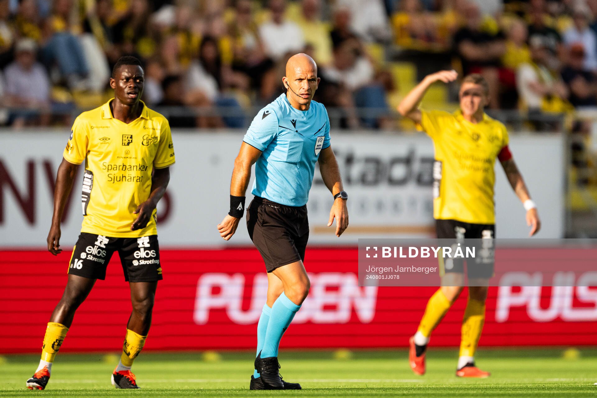 Referee Luis Godinho