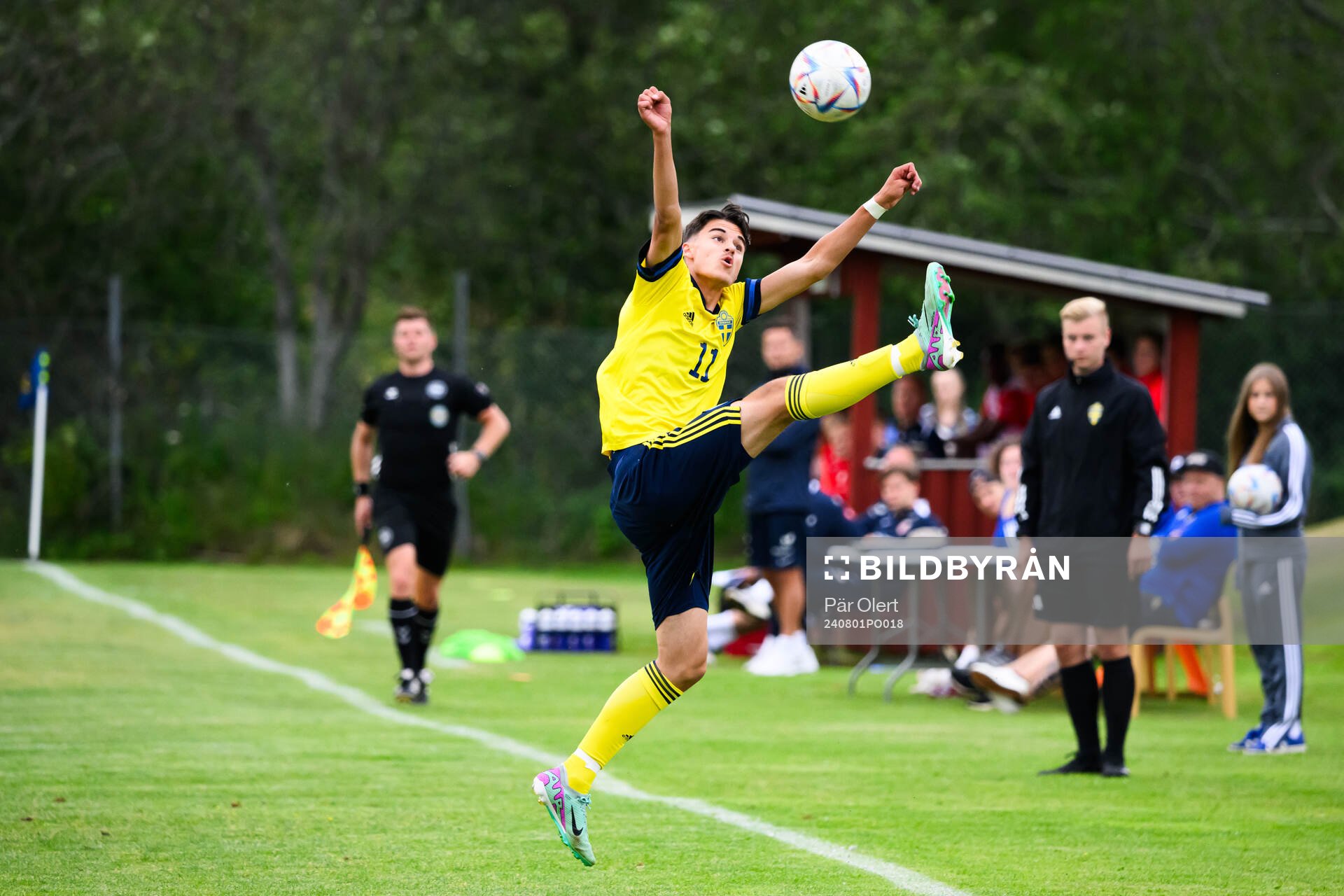 Sveriges Milian Öberg under fotbollsmatchen i en nordisk pojkturnering mellan Norge och Sverige den 1 augusti 2024 i Alnö. 