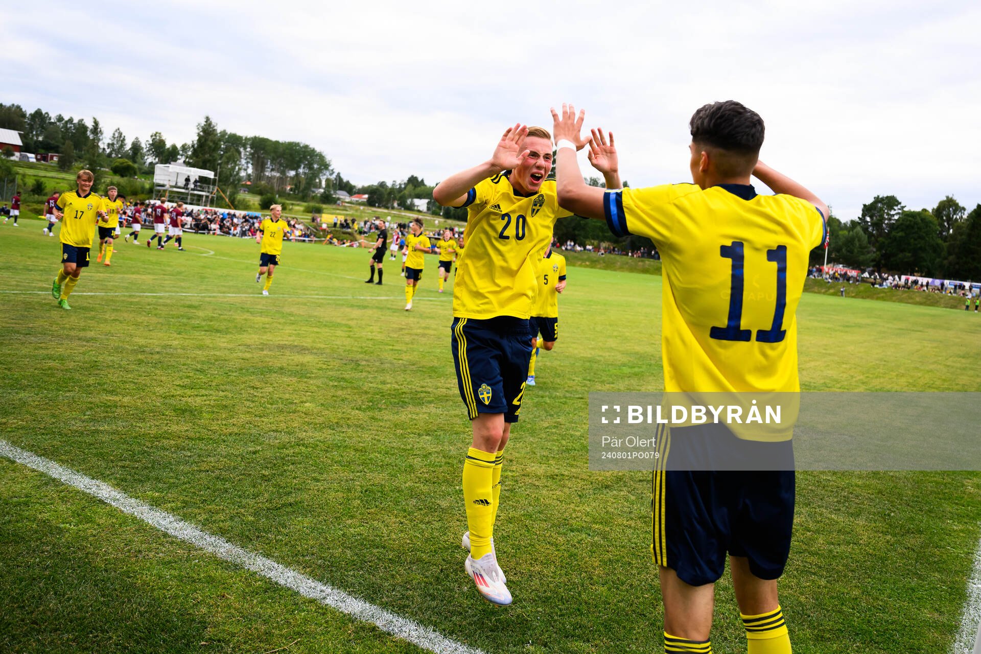 Sveriges Milian Öberg och Benjamin Brantlind jublar