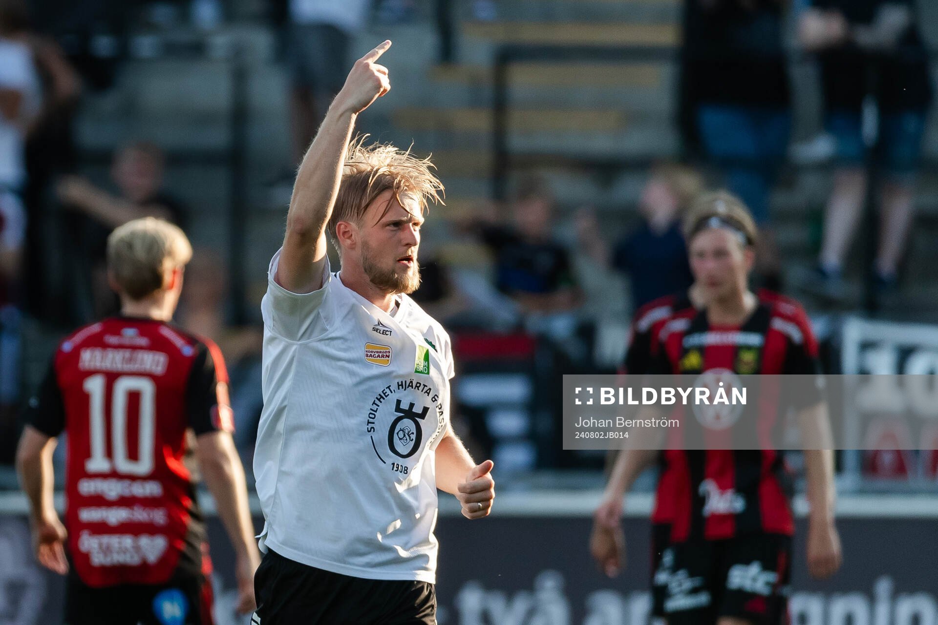 Örebros Karl Holmberg jublar
