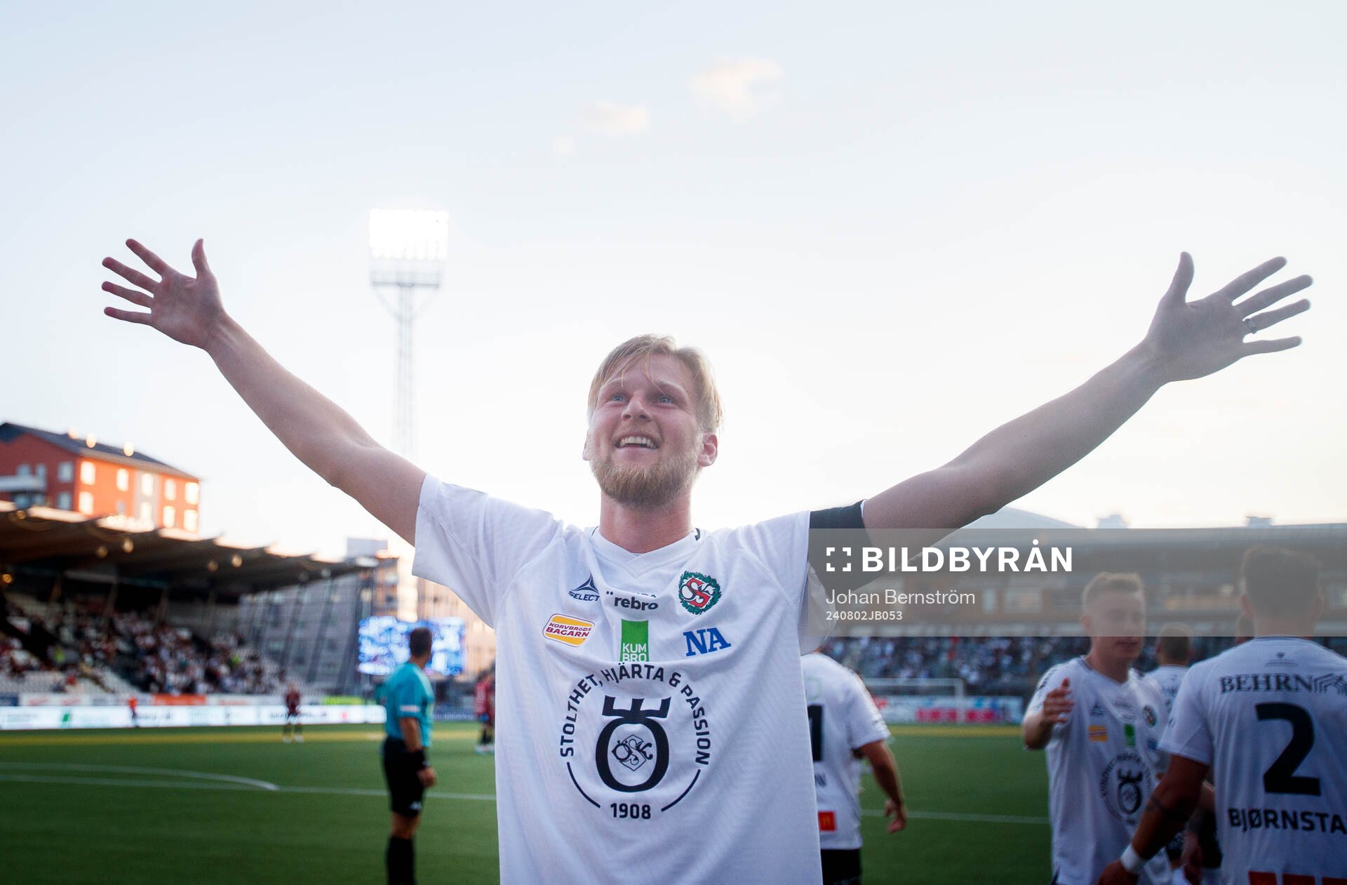 Örebros Karl Holmberg jublar efter 2-1 målet under fotbollsmatchen i Superettan mellan Örebro och Östersund den 2 augusti 2024 i Örebro. 