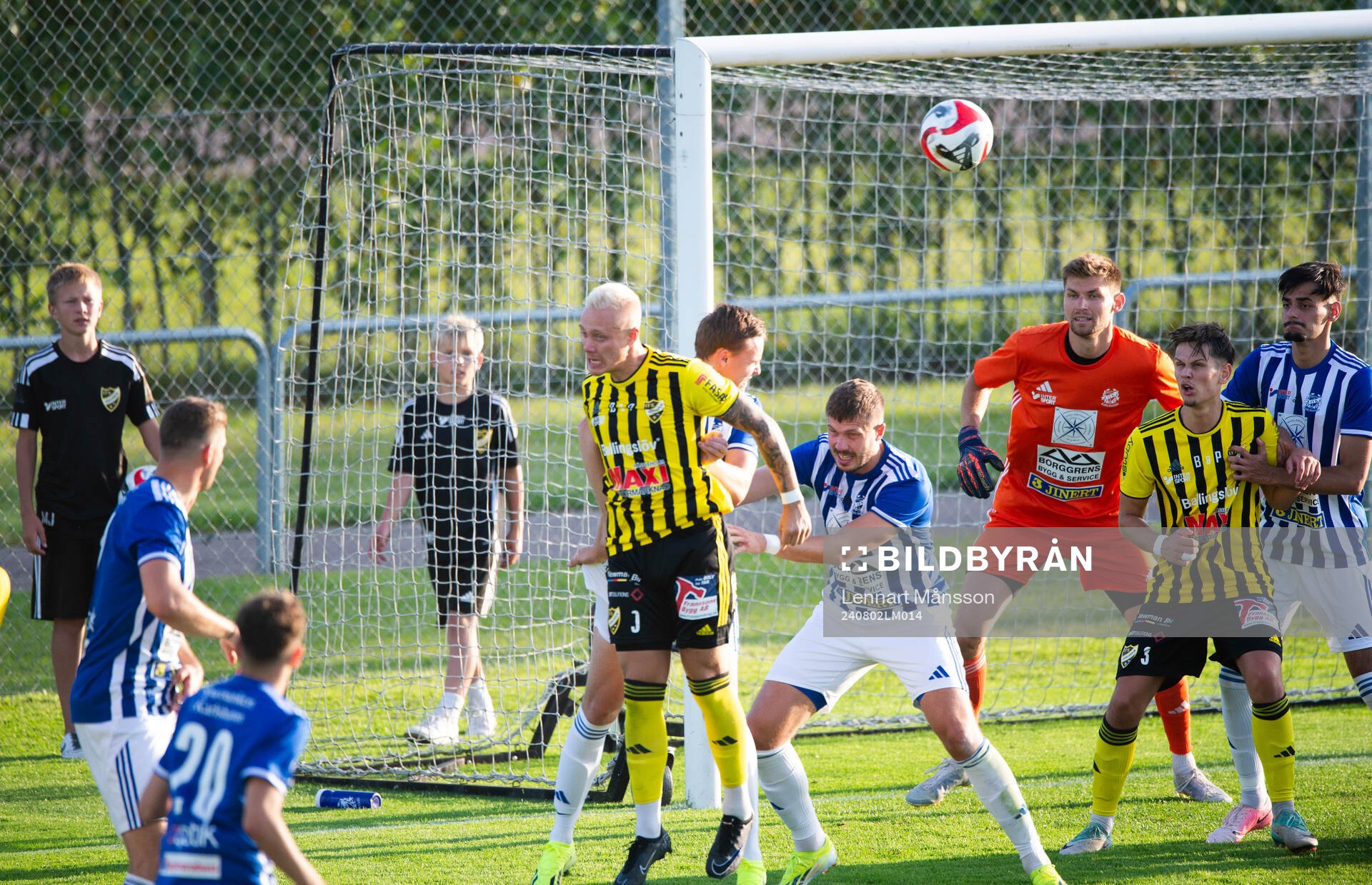 IFK Hässleholms nyförvärv Alexander Sjöström nickar