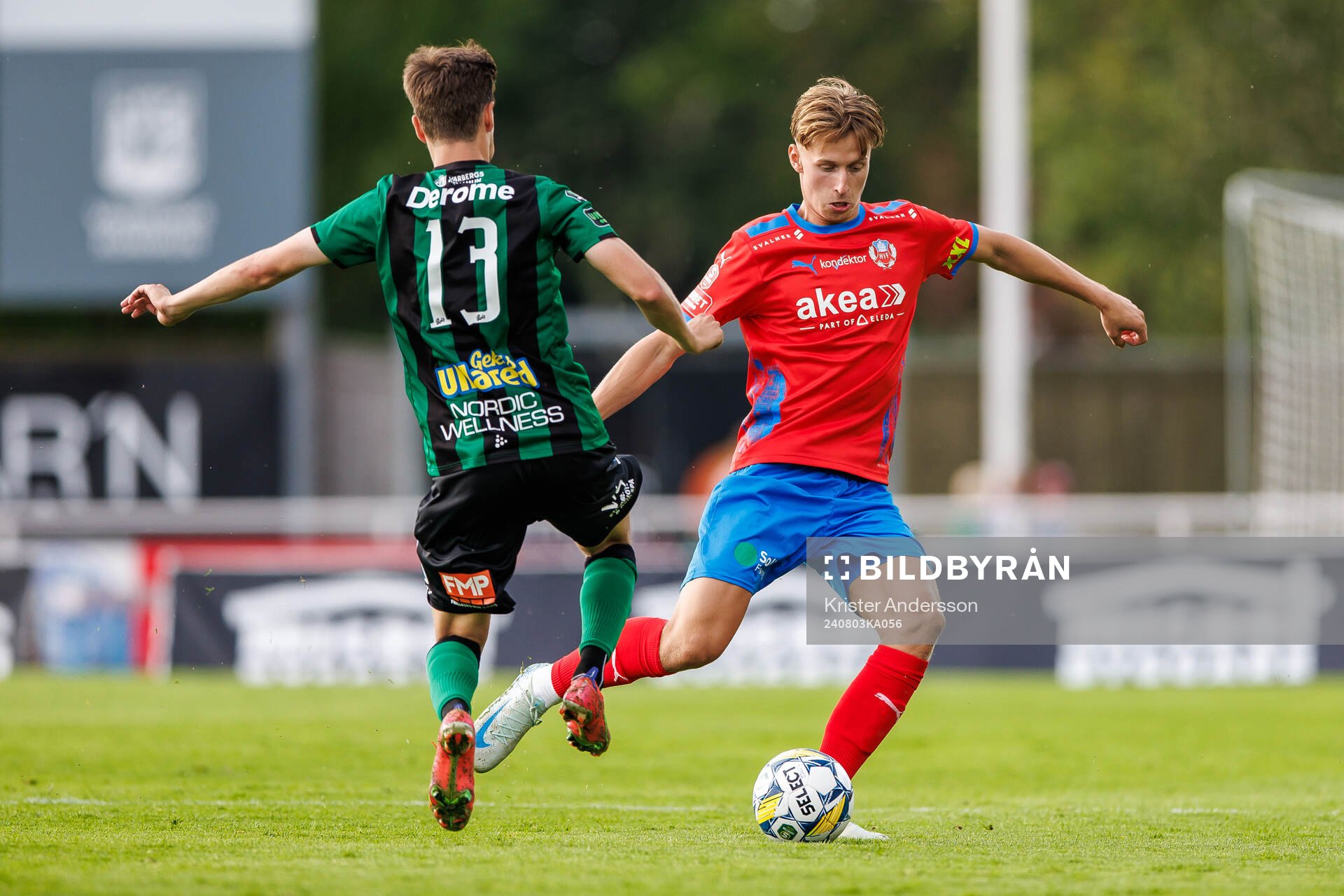 Helsingborgs Lukas Kjellnäs under fotbollsmatchen i Superettan mellan Varberg och Helsingborg den 3 augusti 2024 i Varberg. 