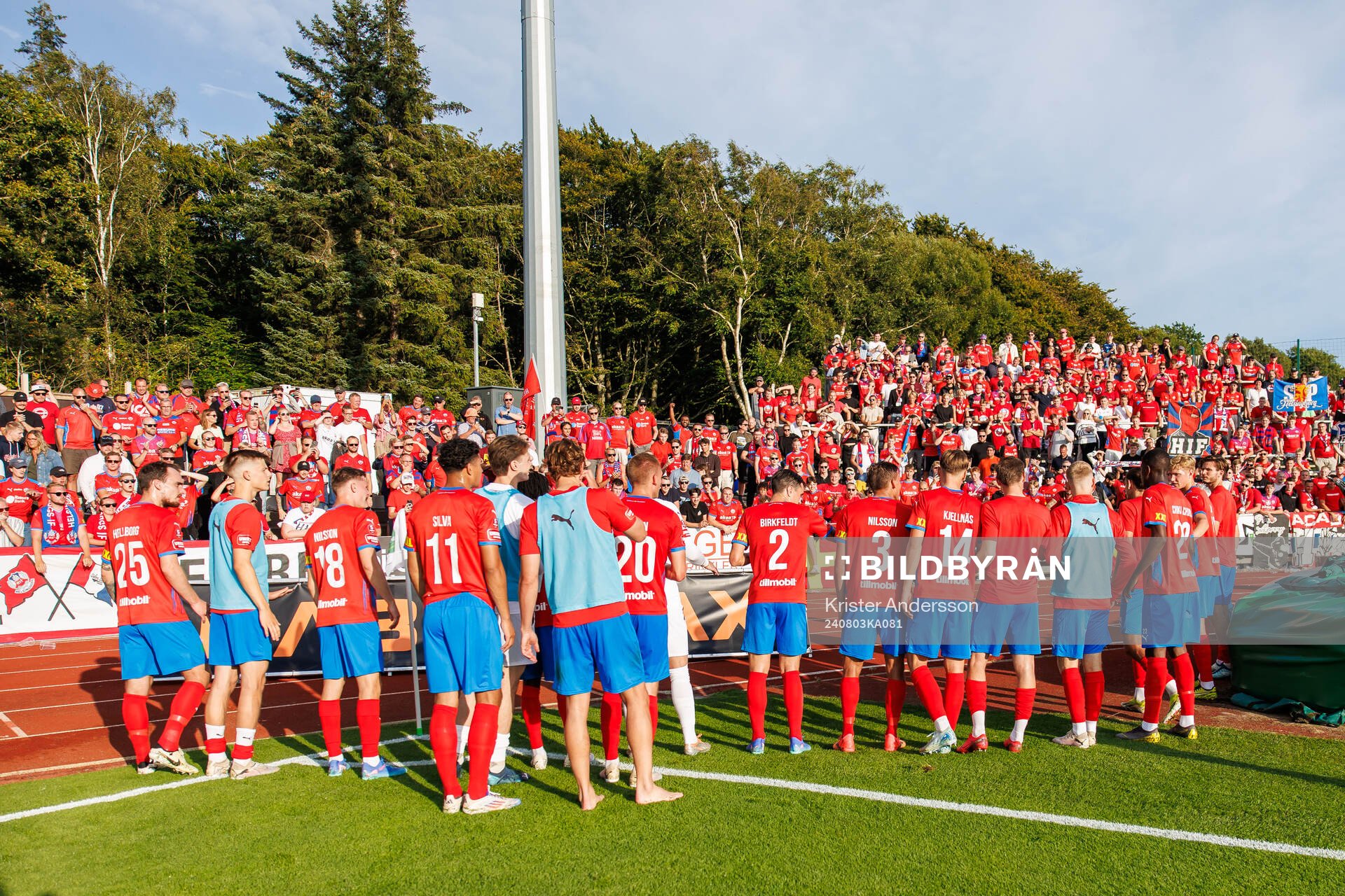 Helsingborgs spelare tackar publiken