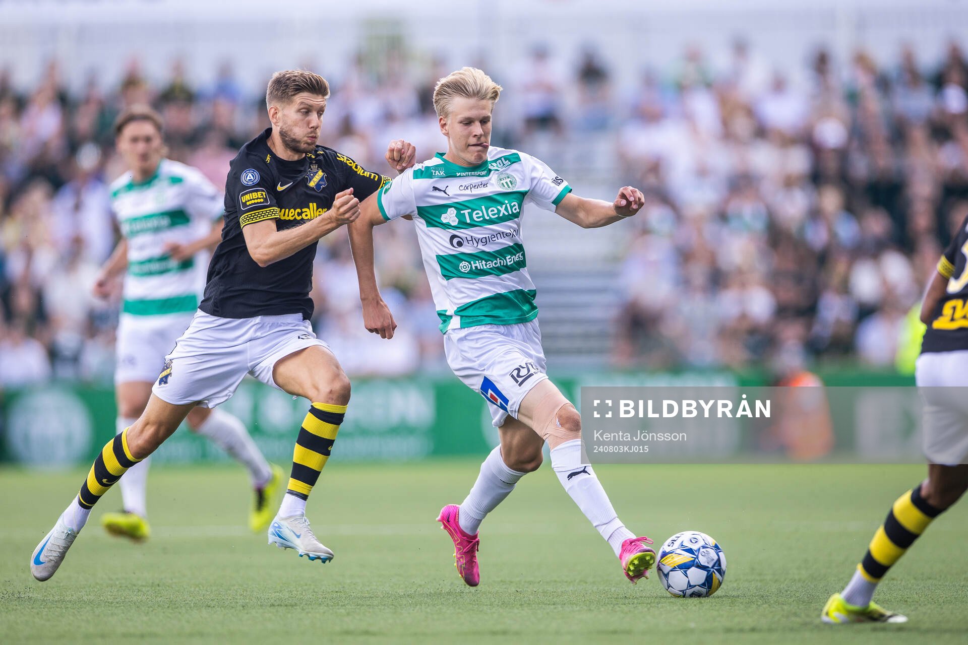 AIKs Anton Salétros och Västerås Marcus Linday