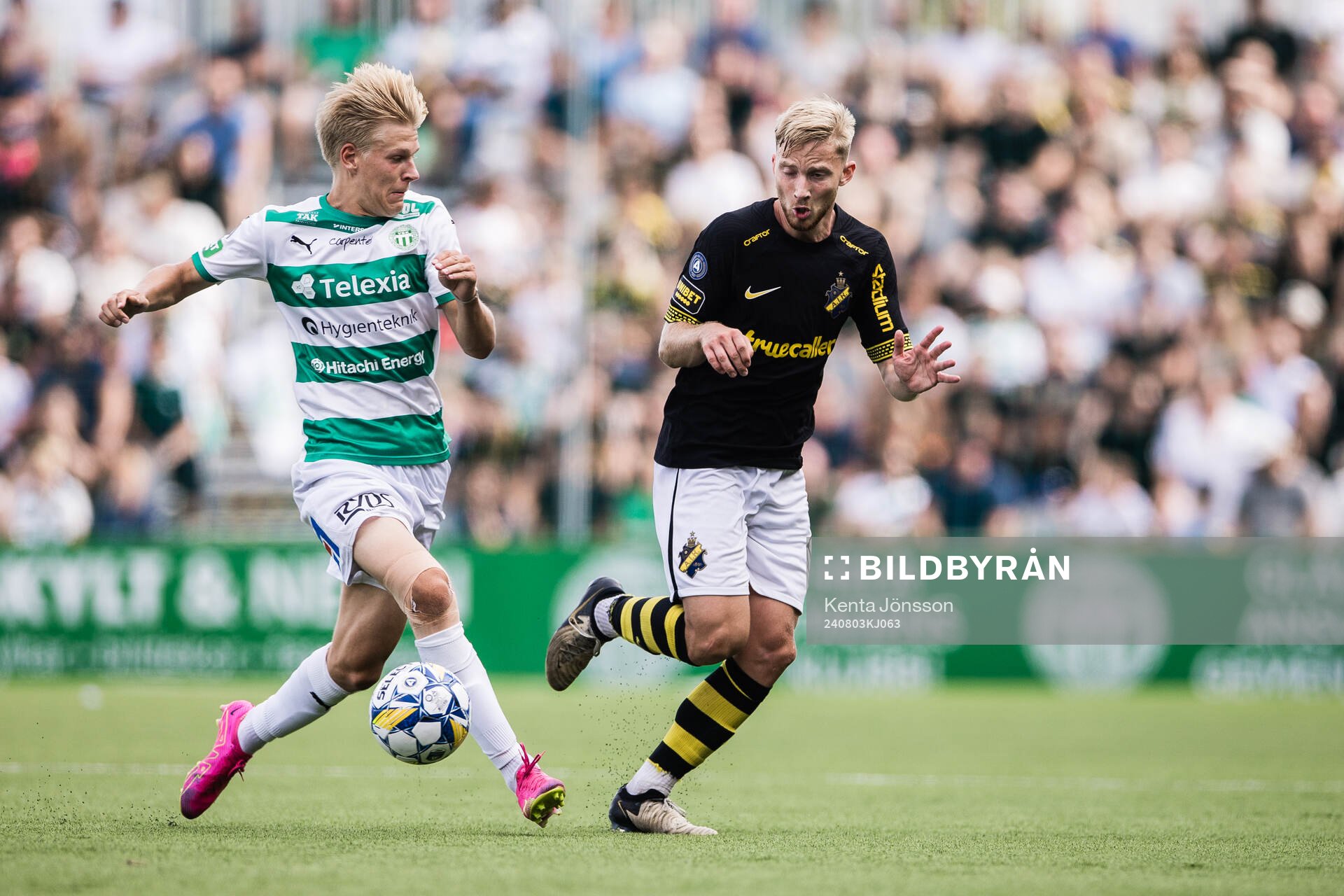 Västerås Marcus Linday och AIKs Eskil Edh