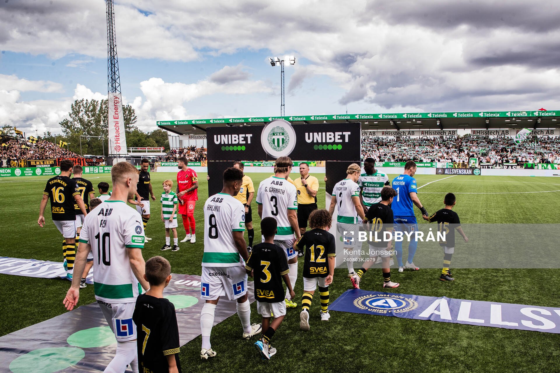 AIKs och Västerås spelare