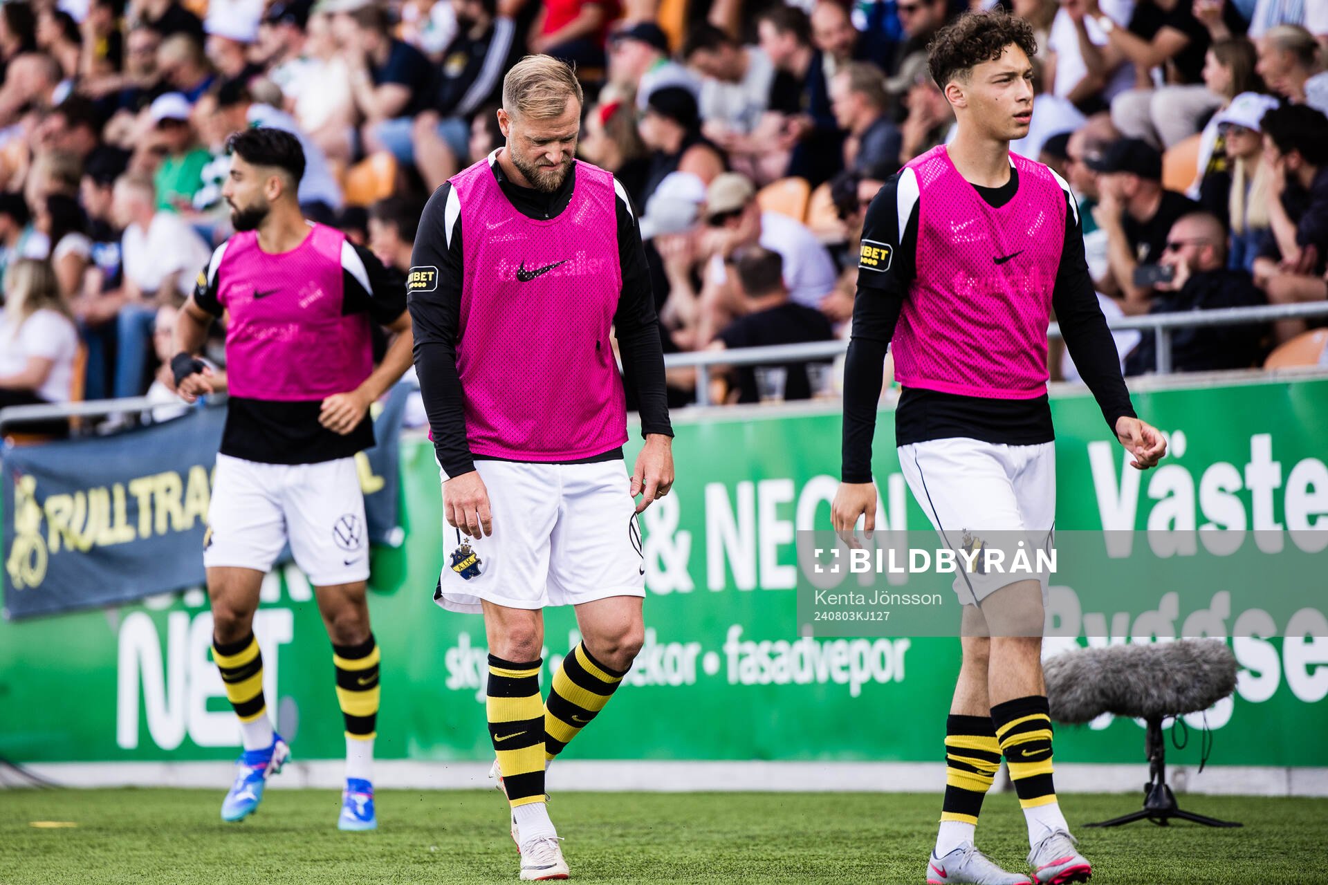 AIKs John Guidetti värmer upp