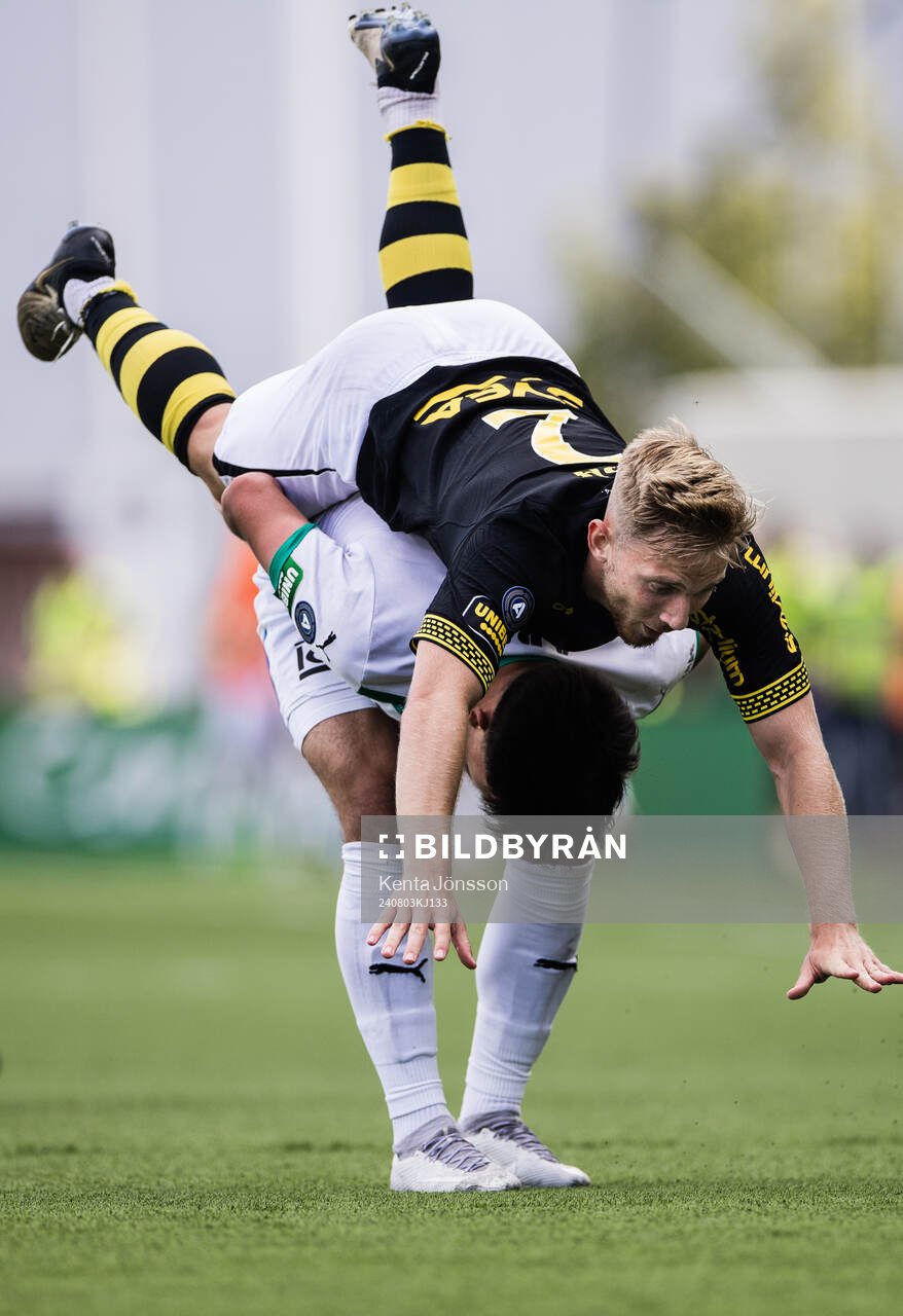 AIKs Eskil Edh och Västerås Alexander Thongla-Iad Warneryd