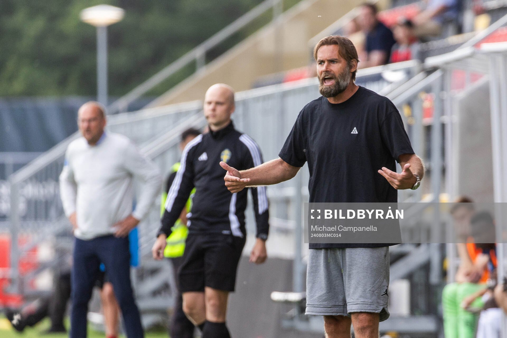 Brommapojkarnas tränare Olof Mellberg reagerar