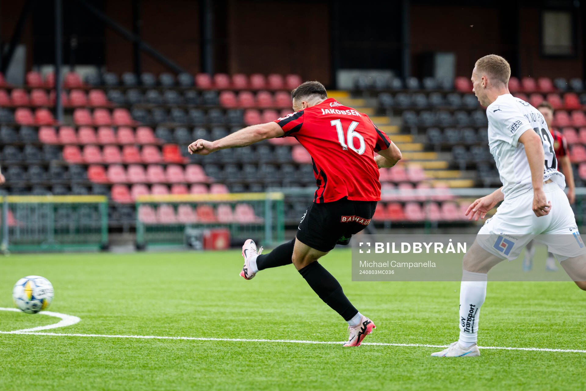 Brommapojkarnas Adam Skanning Jakobsen gör 2-1